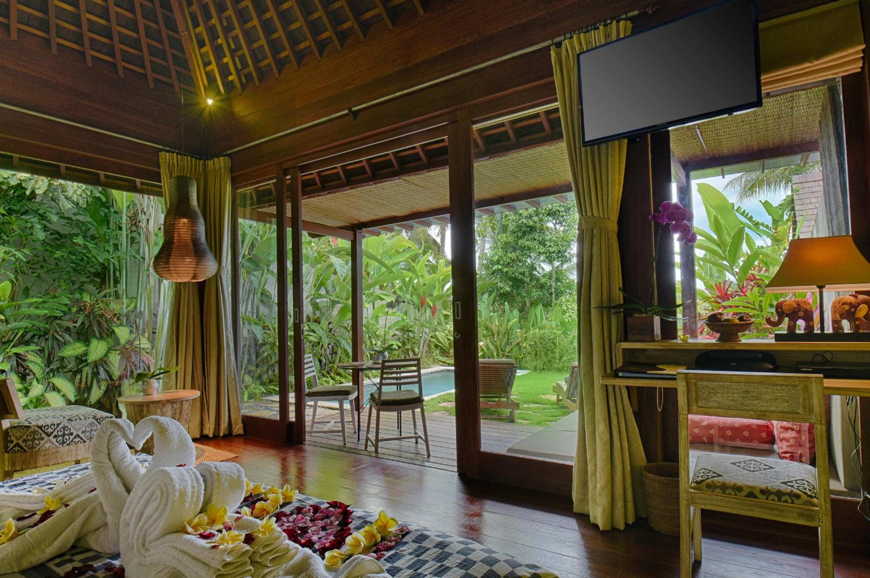 One Bedroom Private Pool Villa with Ricefield View and Daily Afternoon Tea