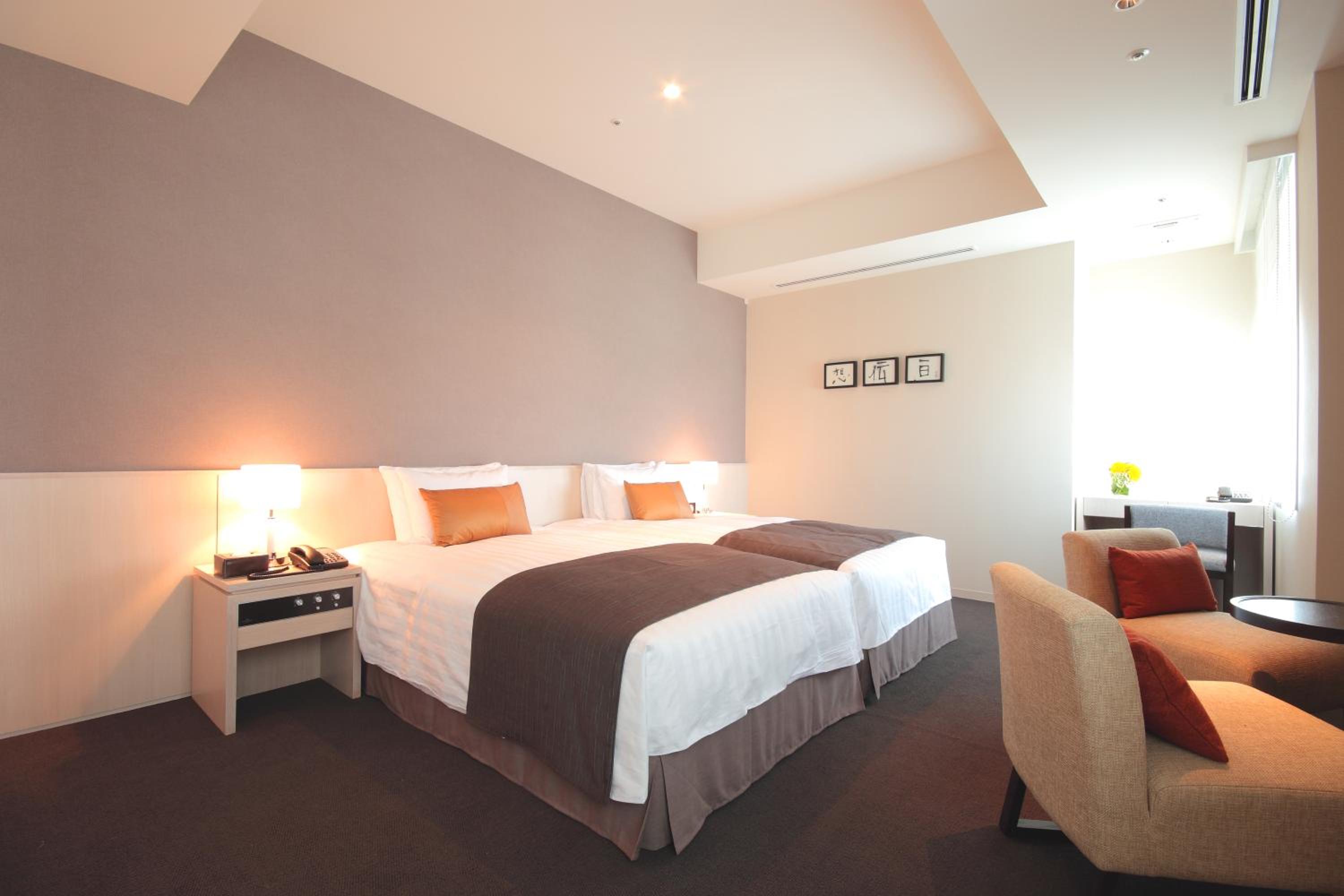 Superior Twin Room with No View