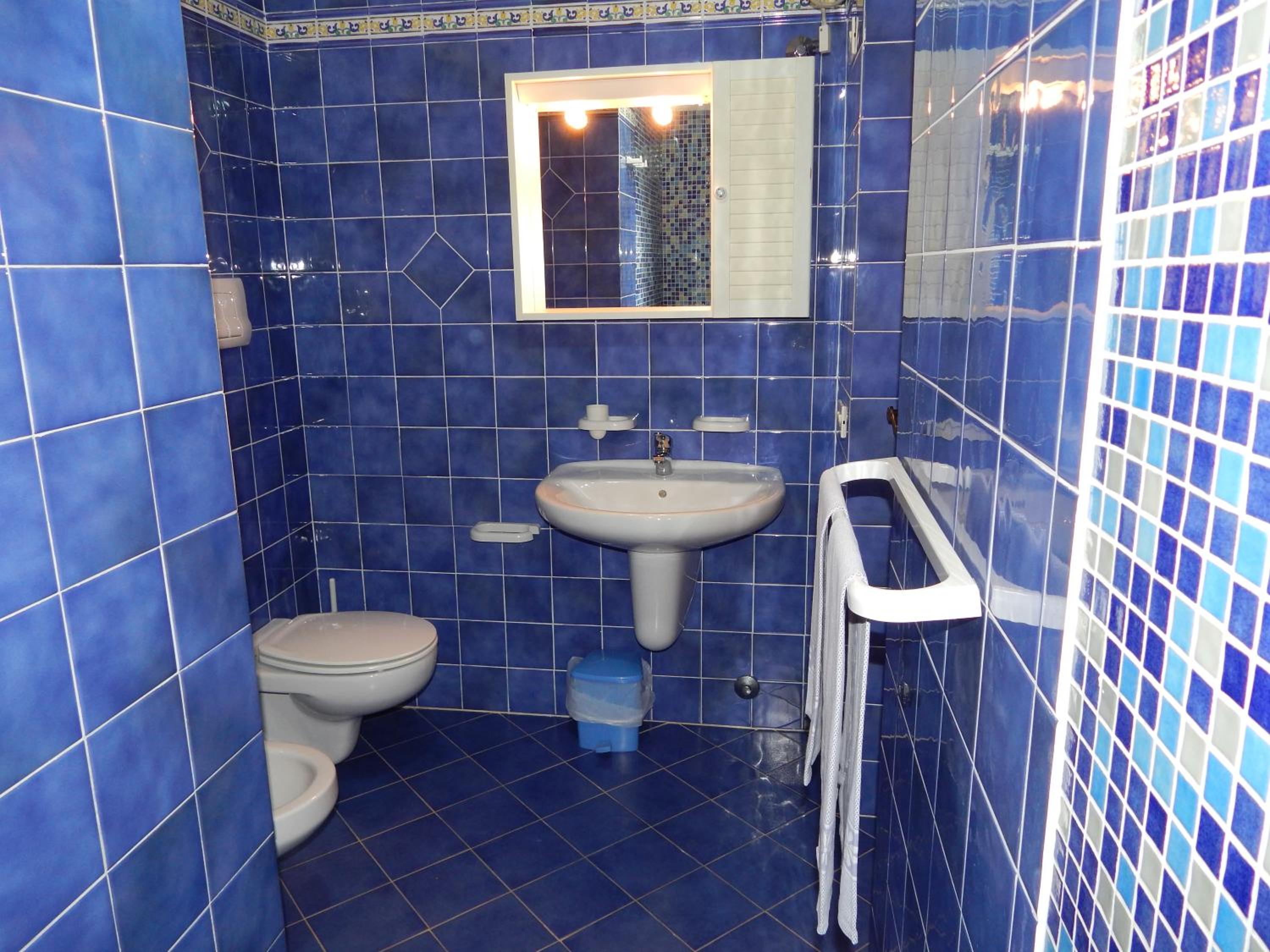 Double or Twin Room - Photo 13