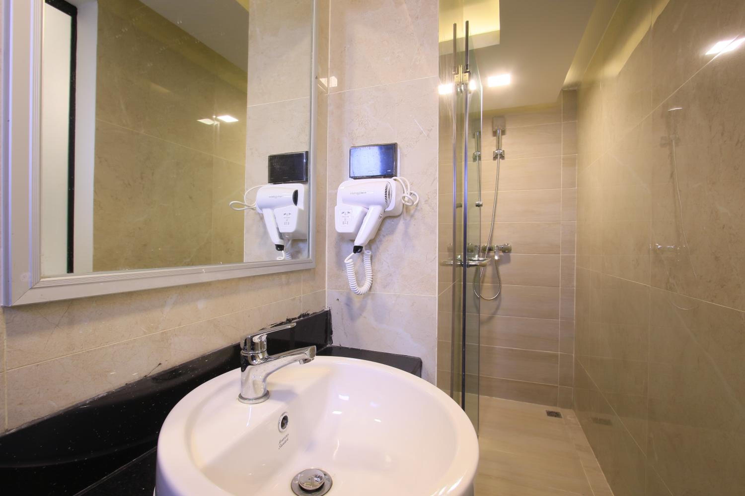 Deluxe King Room photo 2