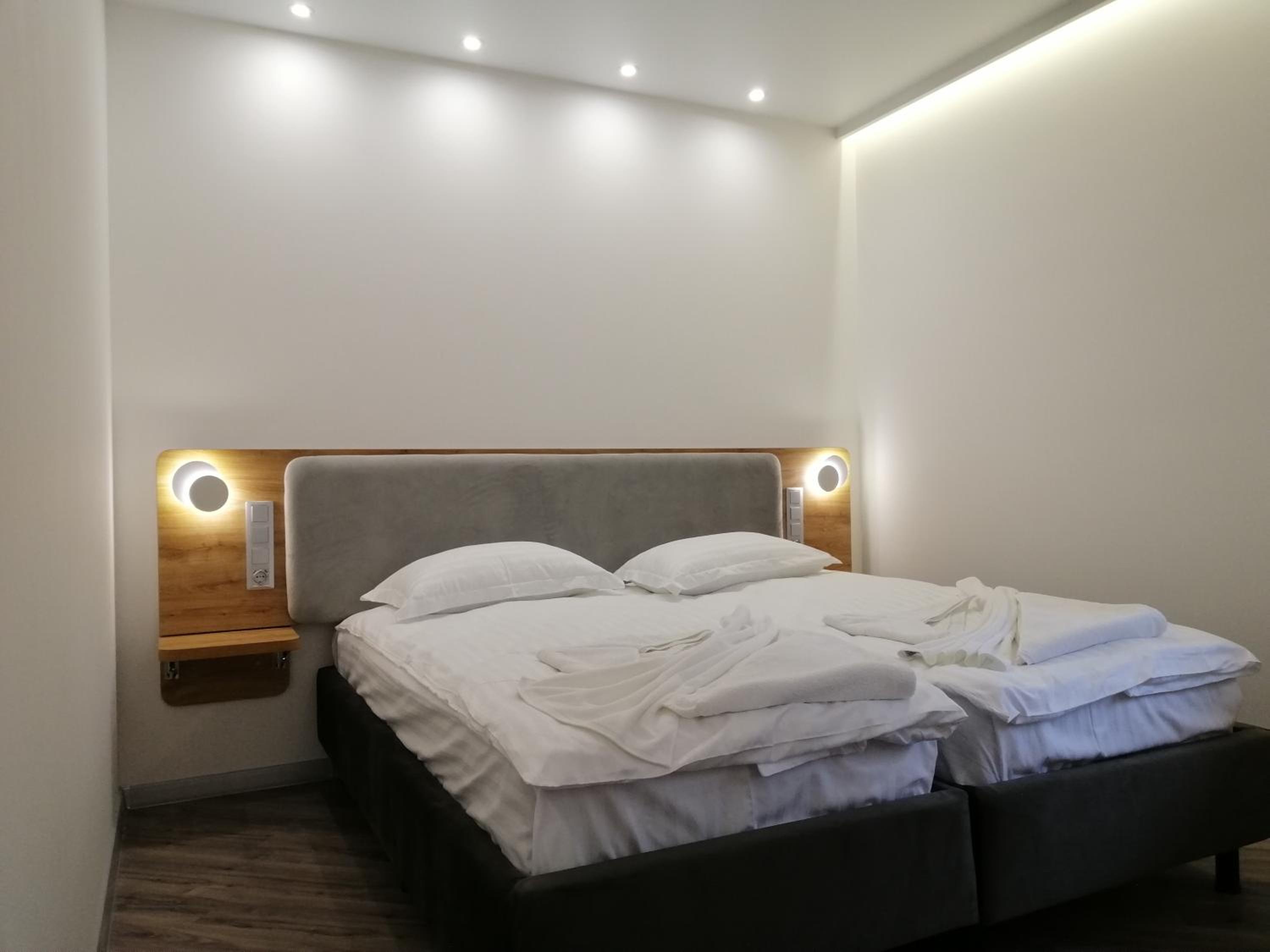 Double Room with Private Bathroom photo 2
