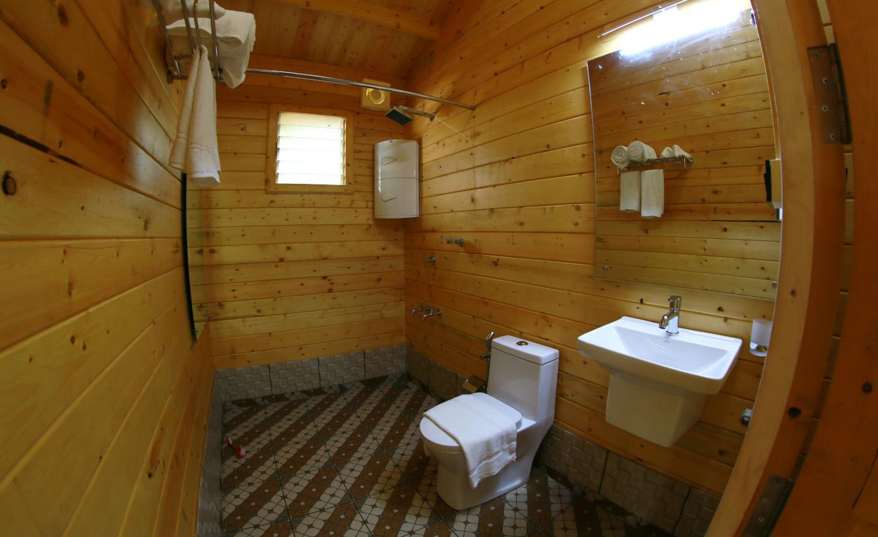 Twin Room with Pool View - Photo 9