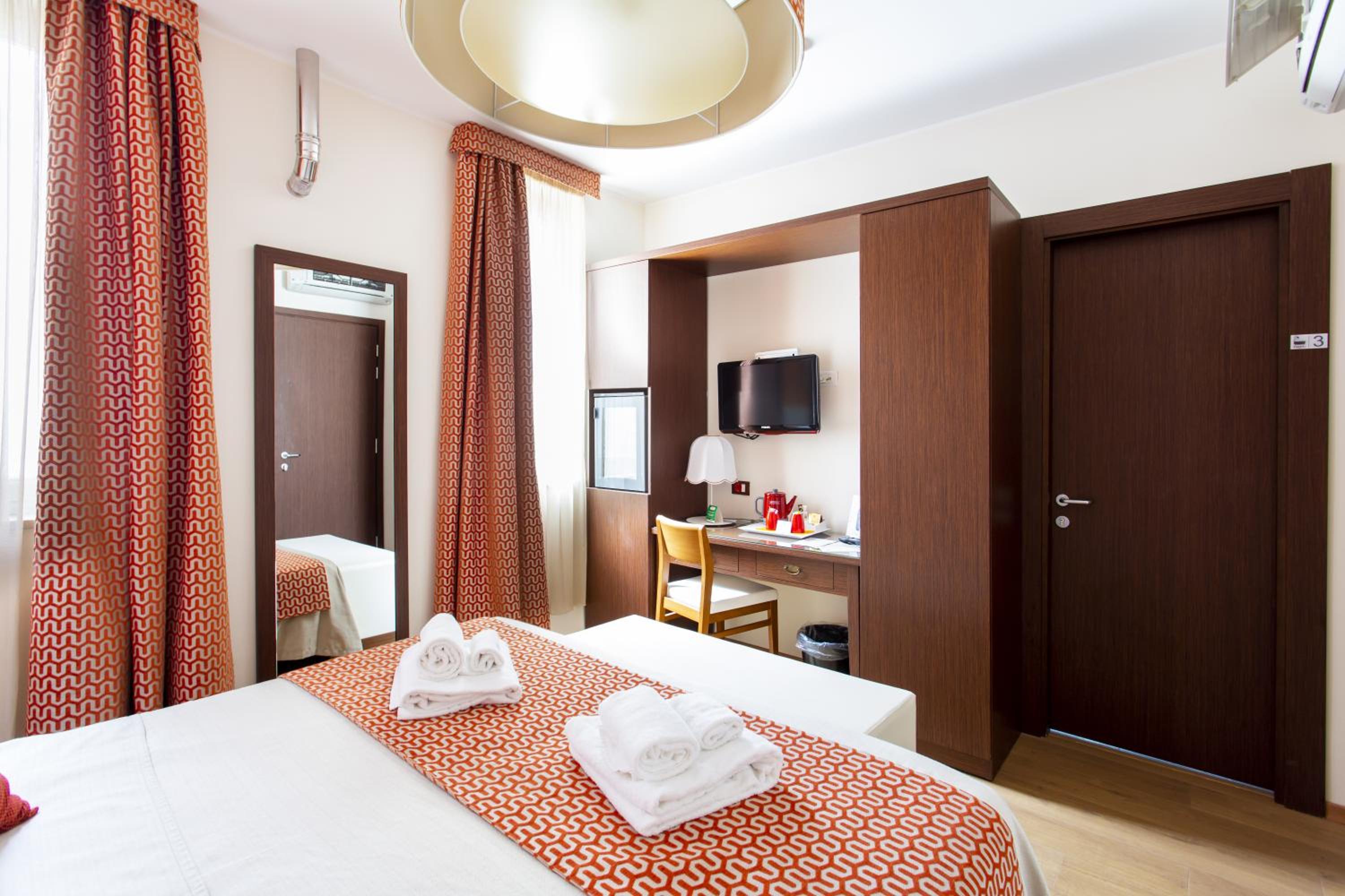 Superior Double or Twin Room photo 1