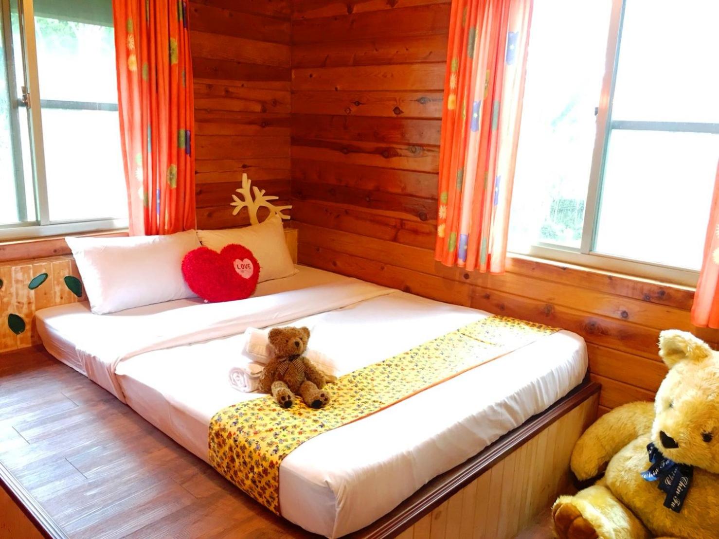 Two-Bedroom Chalet photo 2