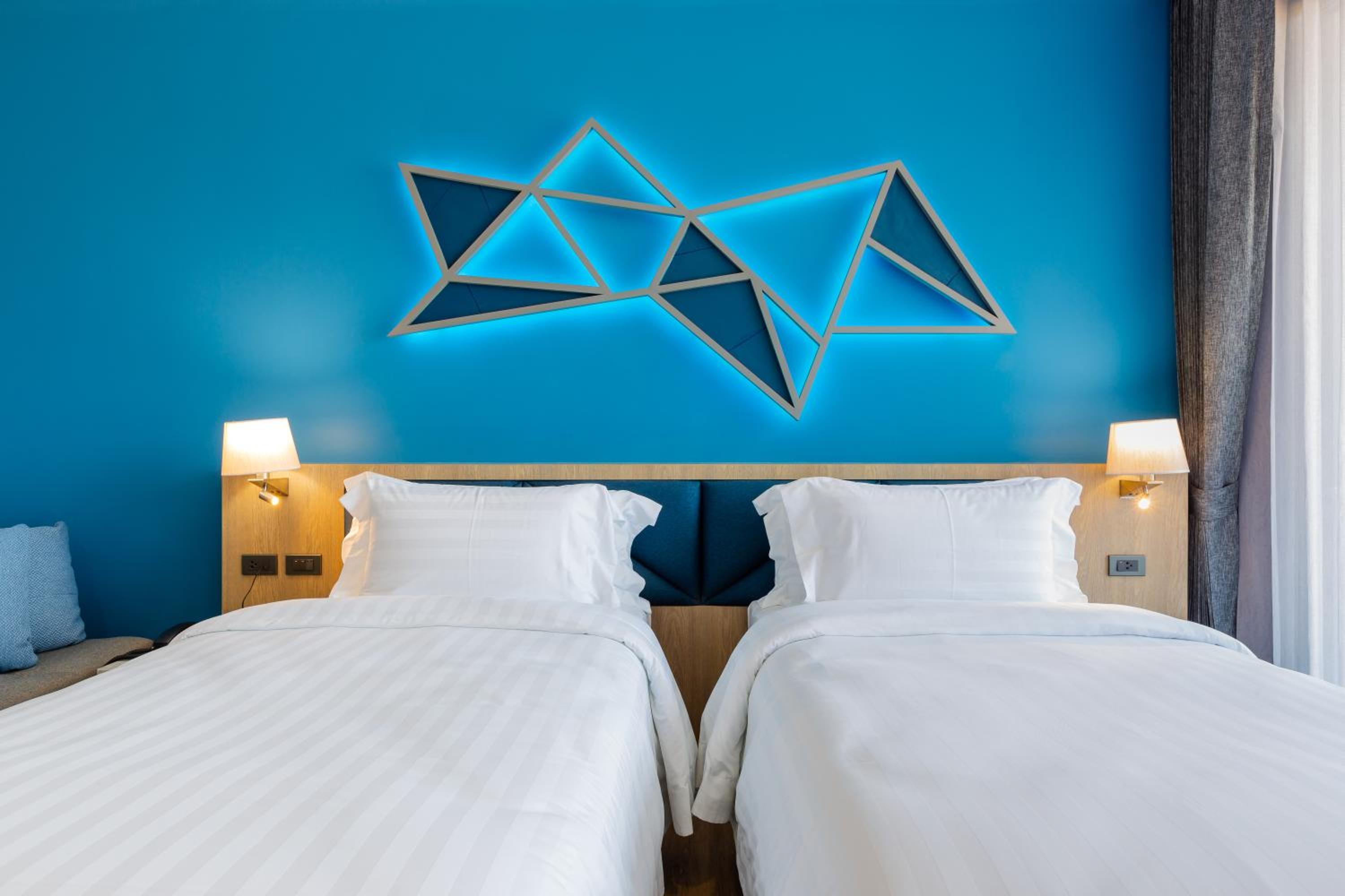 Deluxe Double Room with Balcony - Photo 2