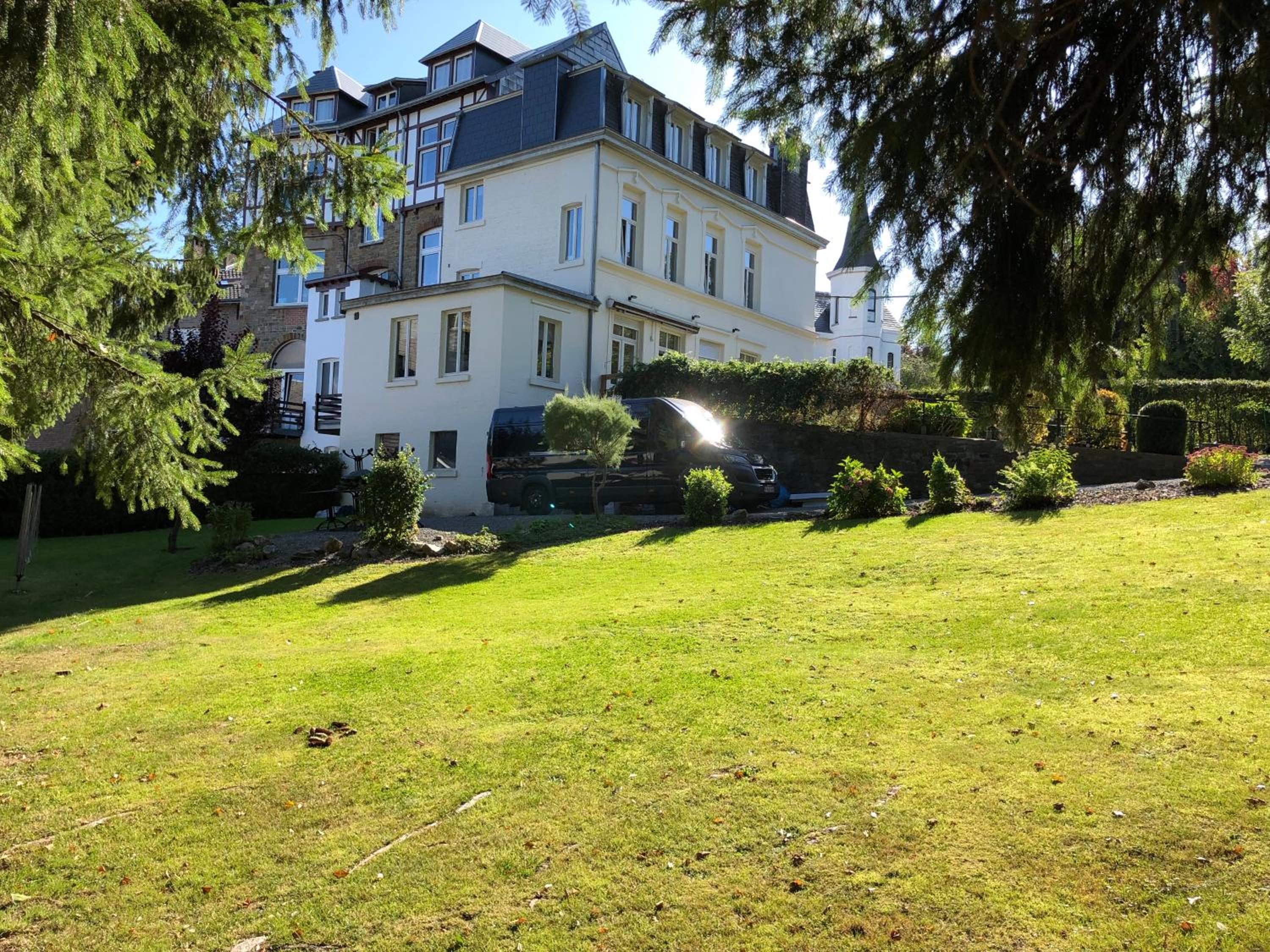 Villa photo 2