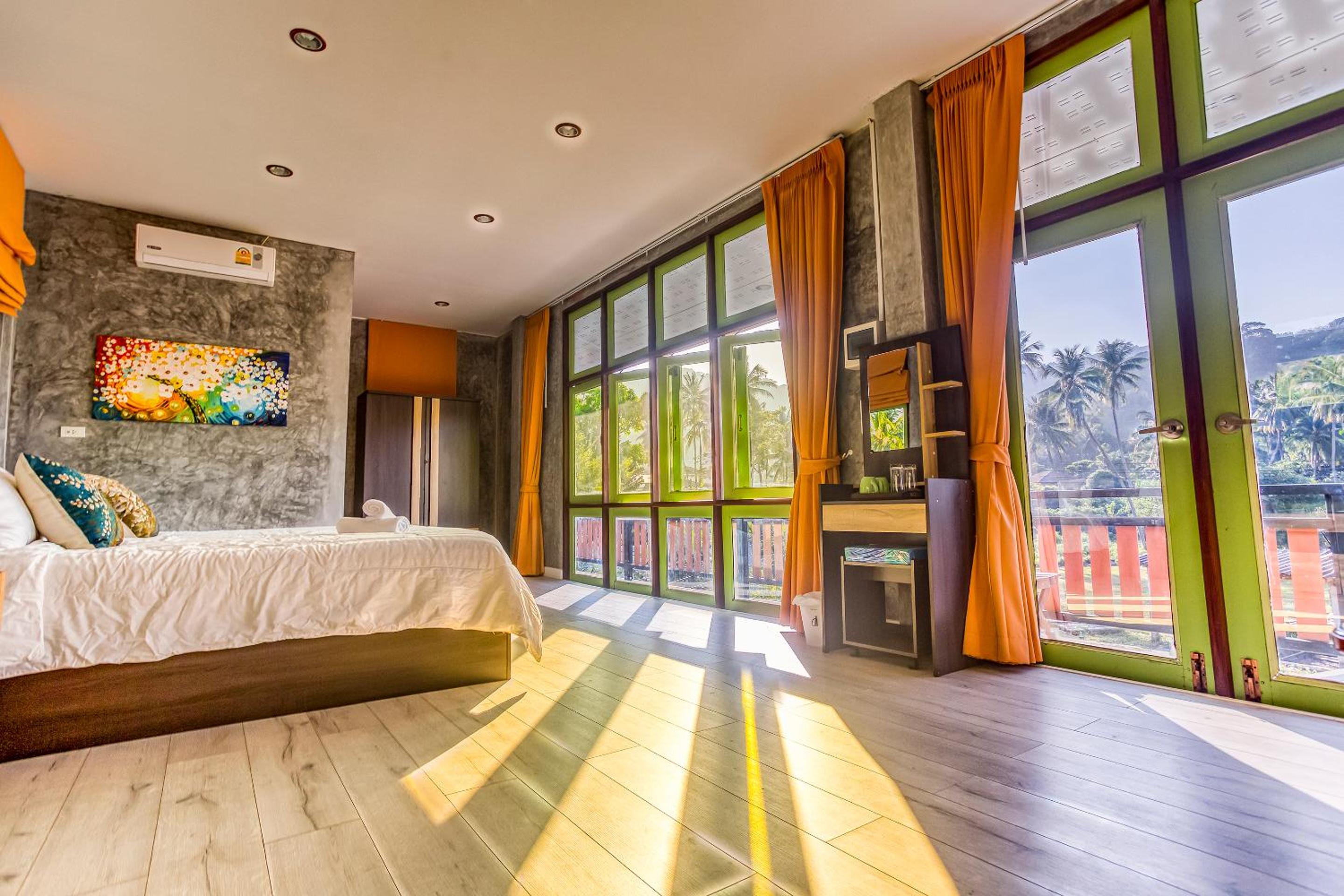 Suite with Mountain View - Photo 5