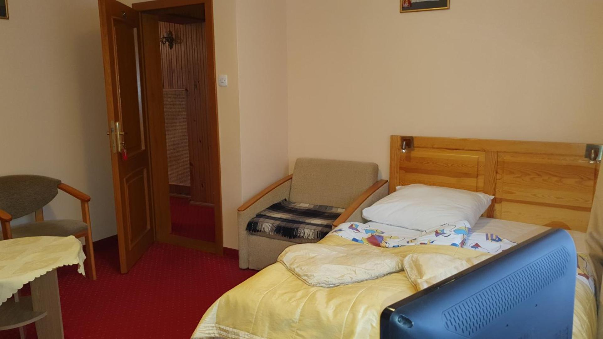 Double Room with Private Bathroom - Photo 3