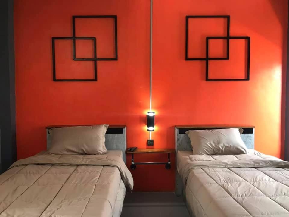Standard Twin Room - Photo 10
