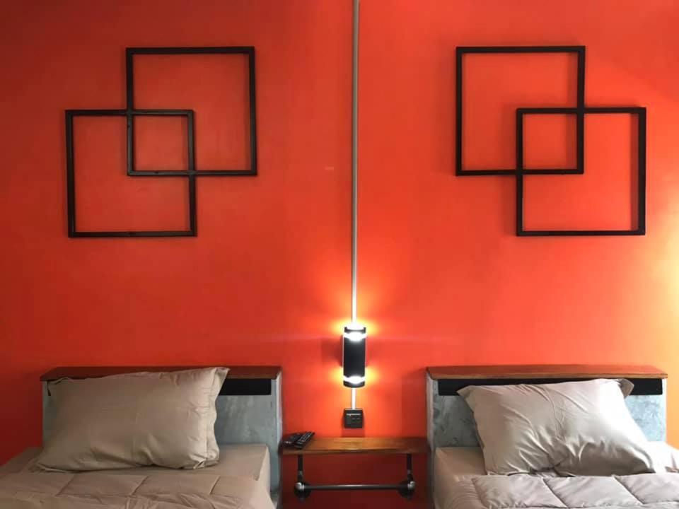 Standard Twin Room - Photo 4