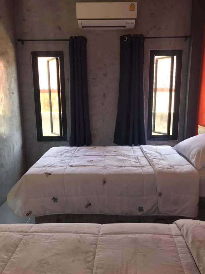 Standard Twin Room - Photo 3