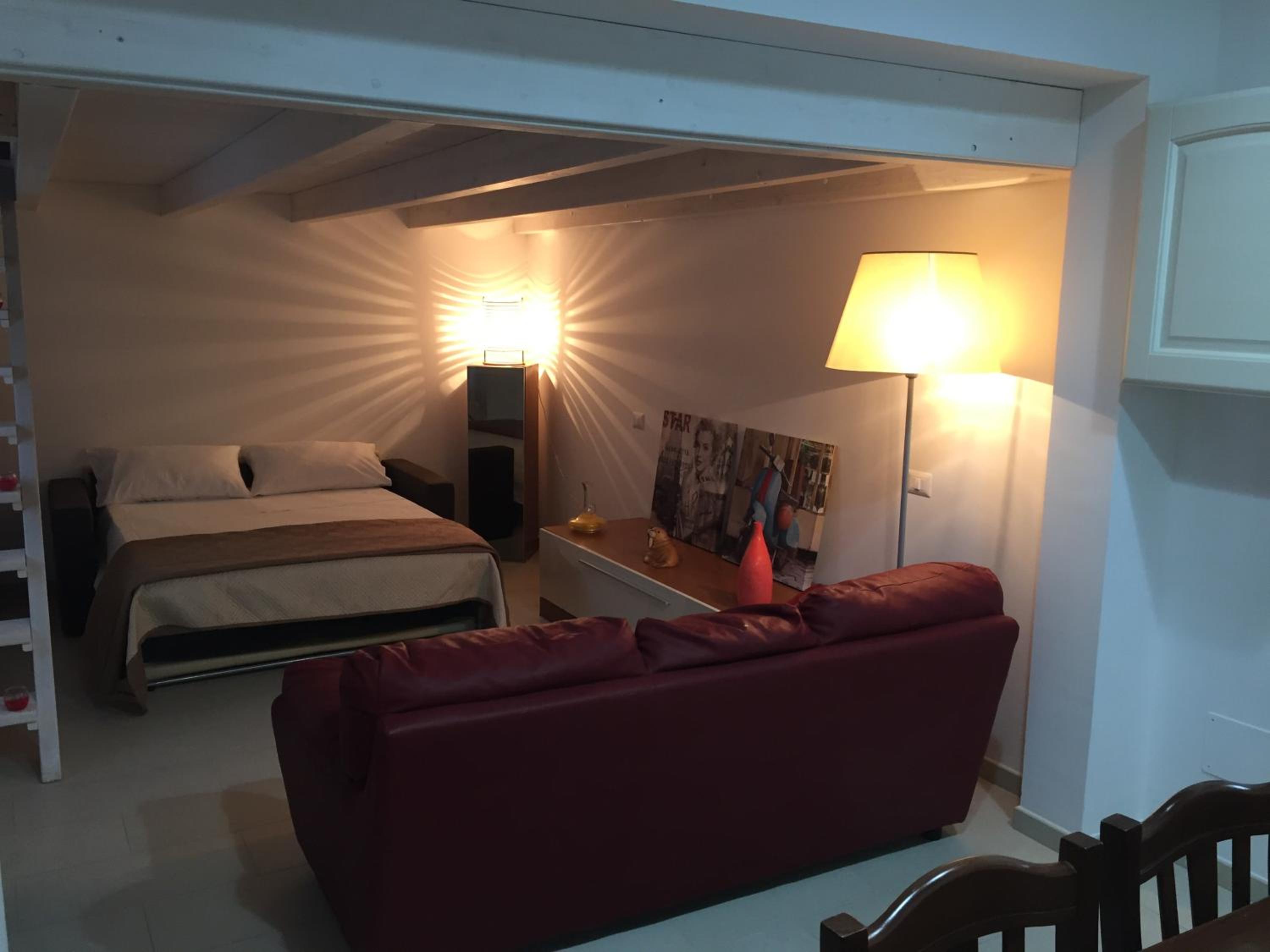 One-Bedroom House - Photo 19