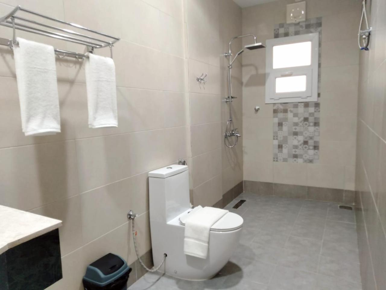 Deluxe Twin Room with Sea View - Photo 6