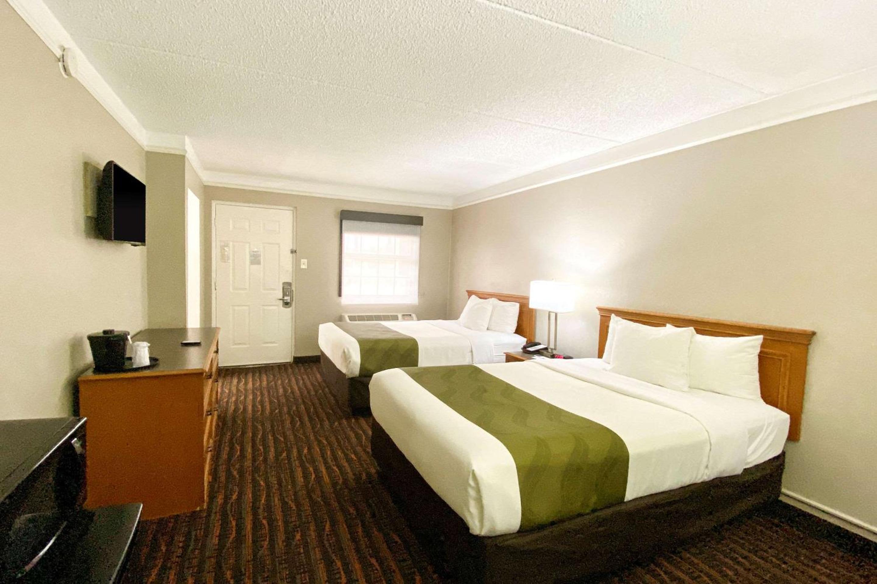 Double Room with Two Double Beds - Non-Smoking - Photo 1