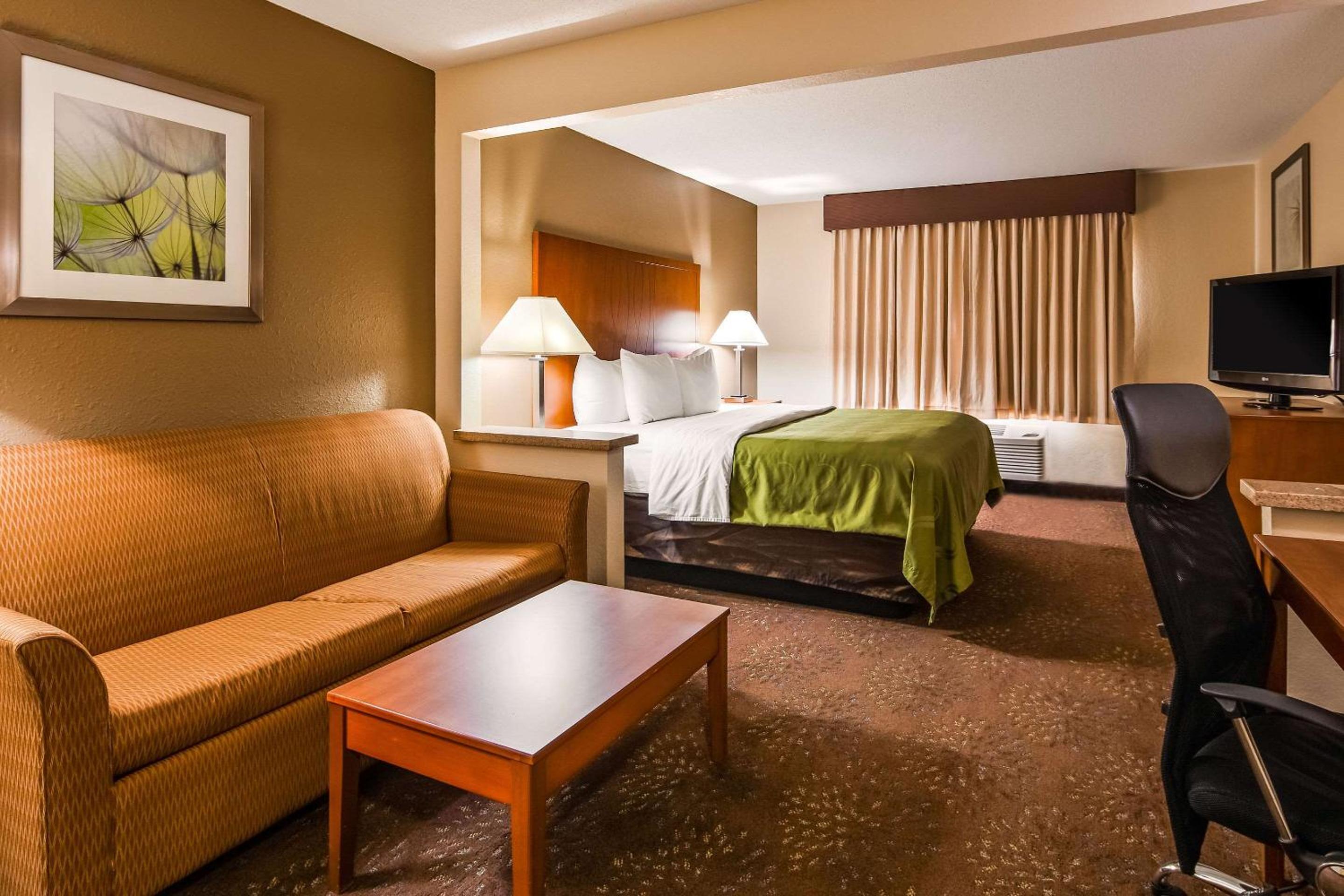 One Room Suite with Sofa bed - Non Smoking - Photo 2