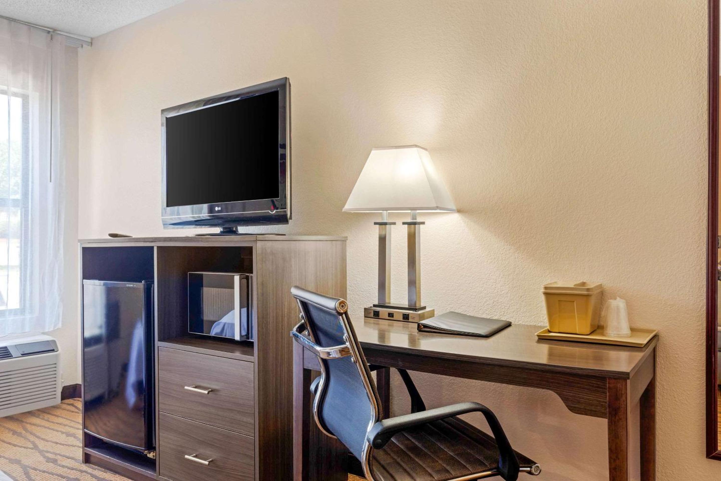 Superior King Room - Non-Smoking - Photo 2