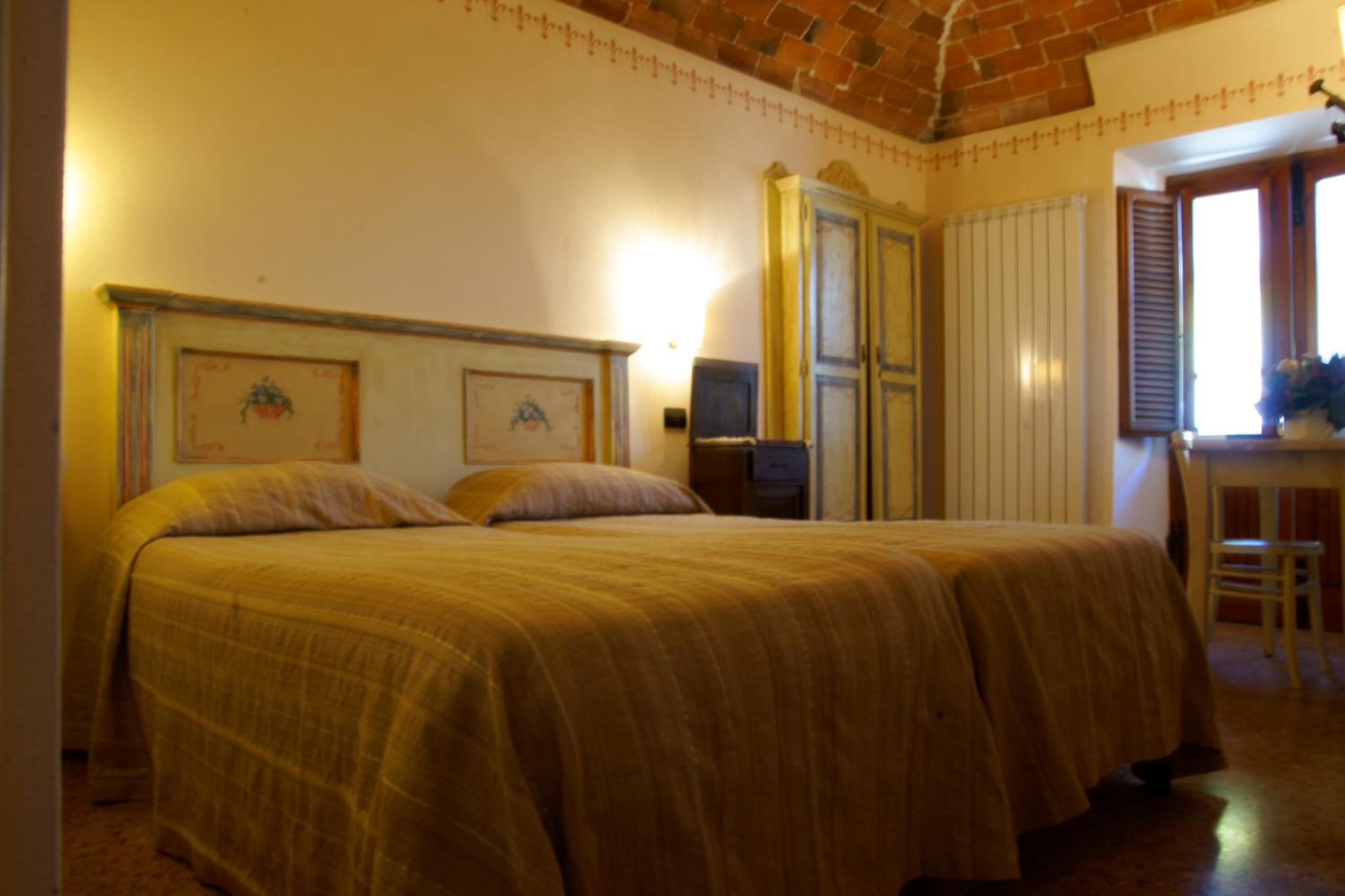 Double or Twin Room photo 3