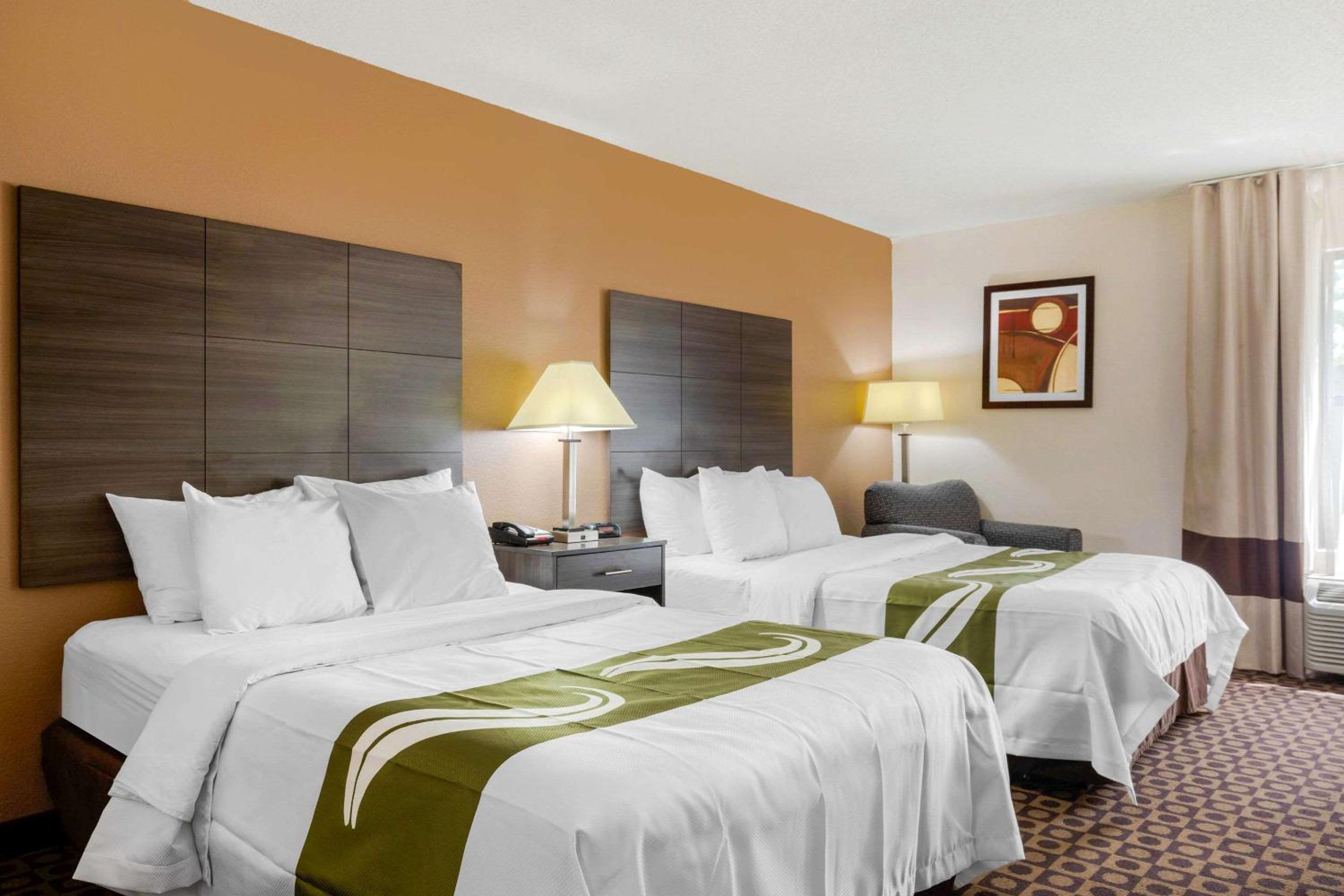 Double Room with Two Double Beds - Non-Smoking - Photo 4