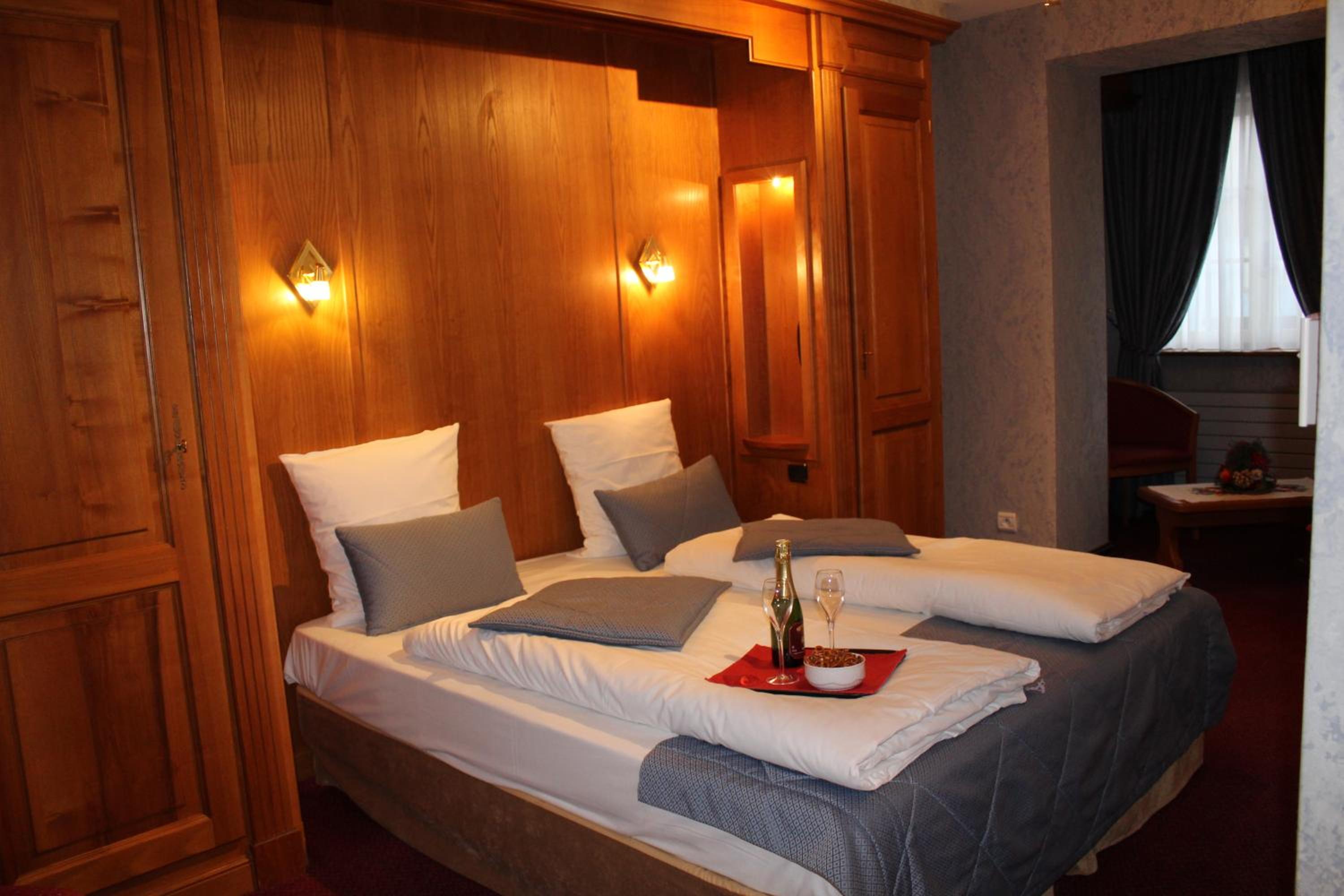 Twin Room - Photo 3