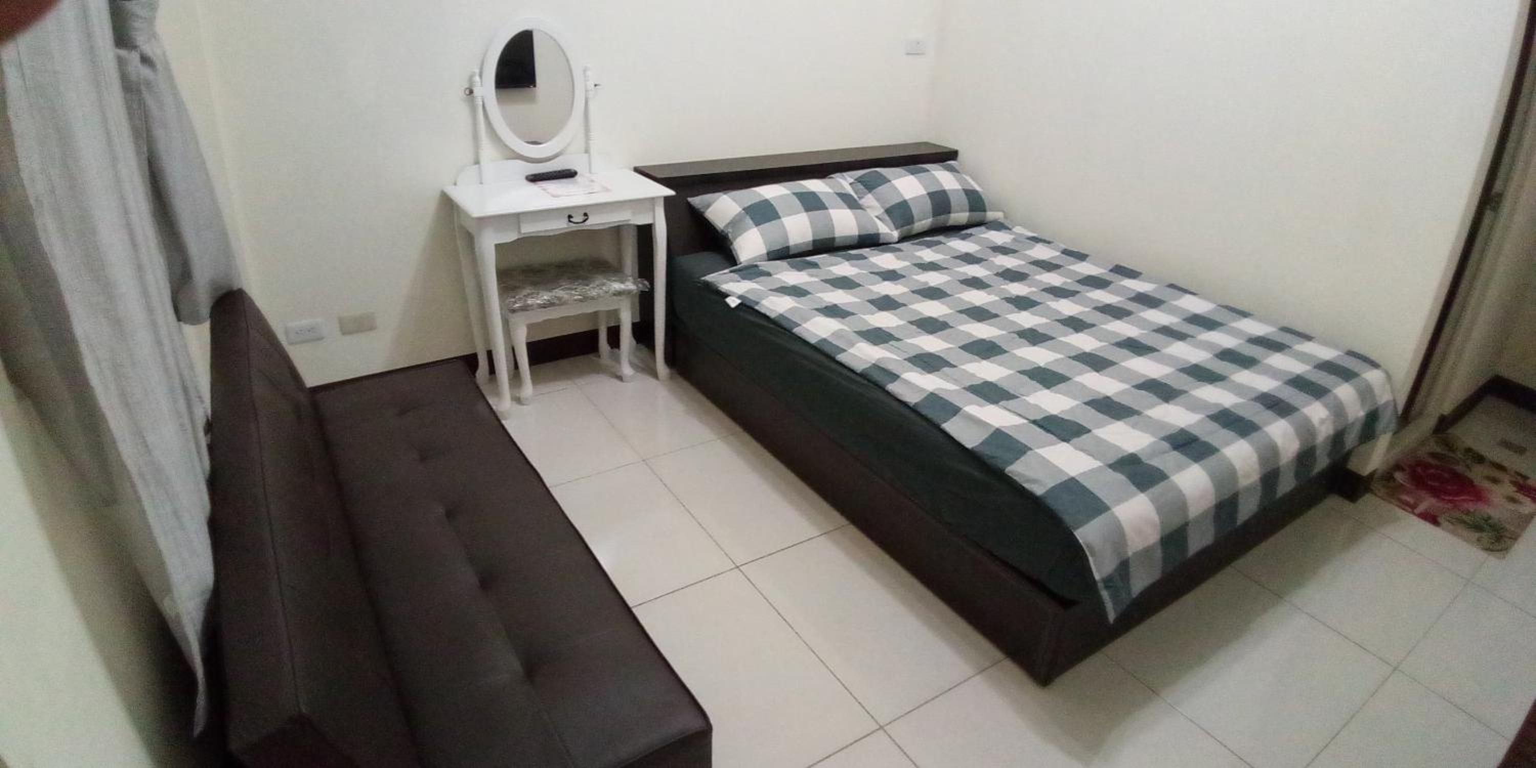 Small Double Room photo 1