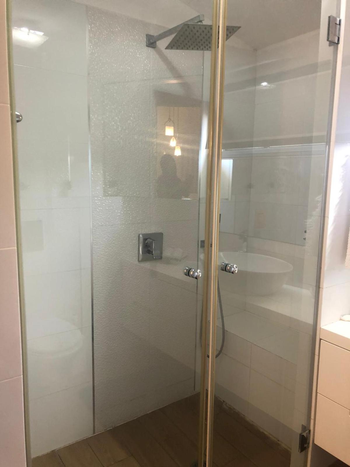 Double Room with Pool View - Photo 8