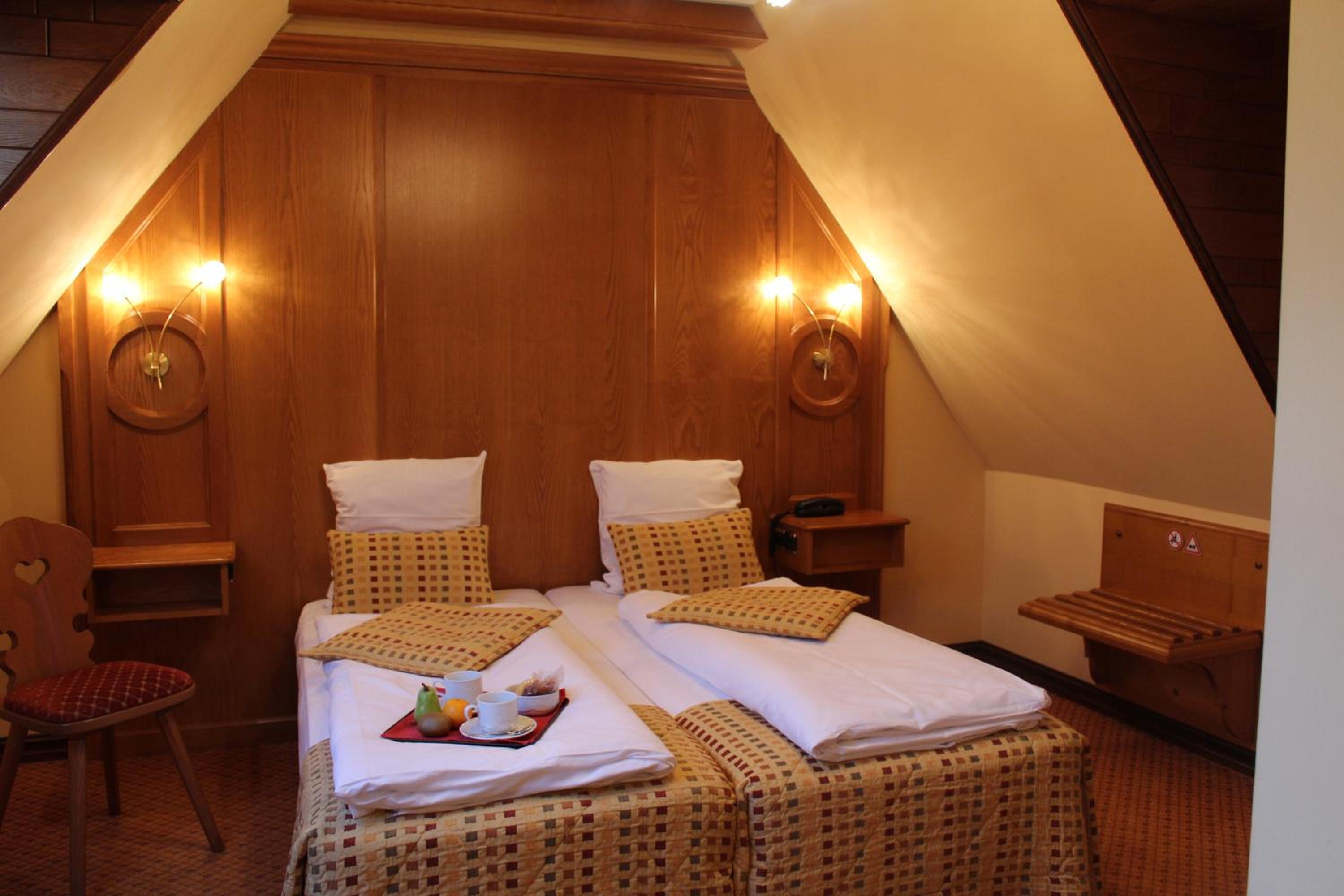 Twin Room - Photo 1