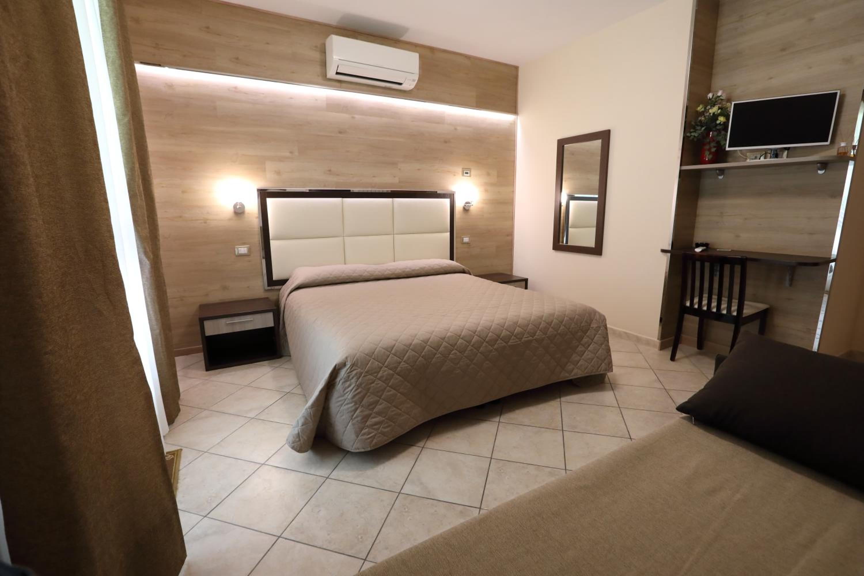 King Room with Spa Bath photo 1