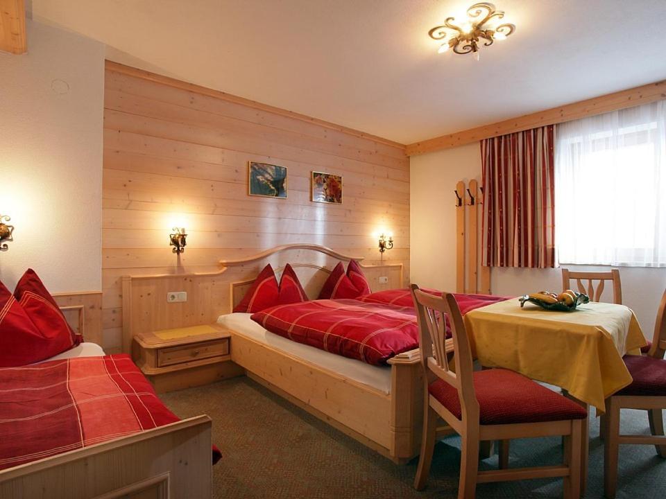 Standard Triple Room with Balcony photo 1