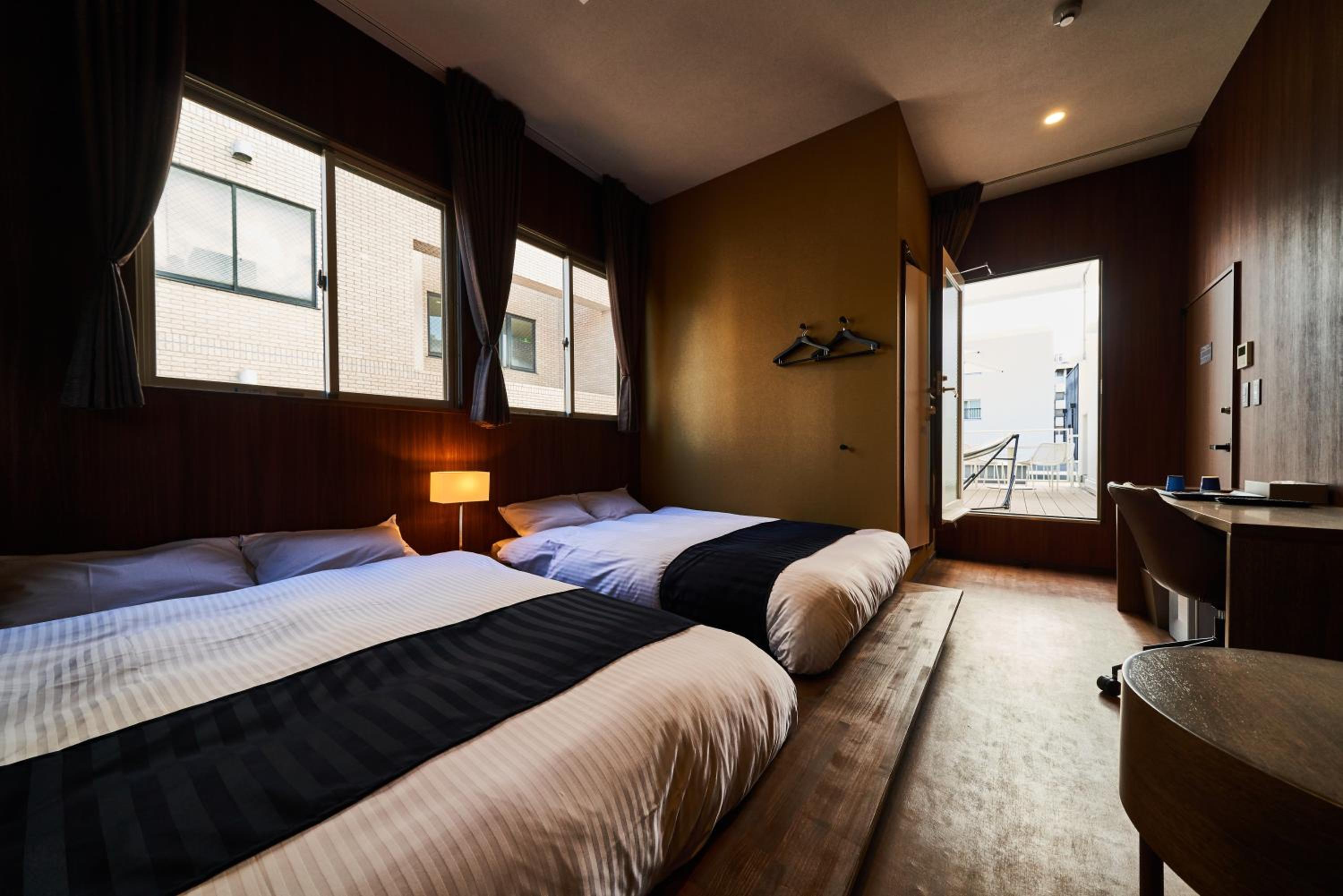 Deluxe Twin Room with Private Bathroom