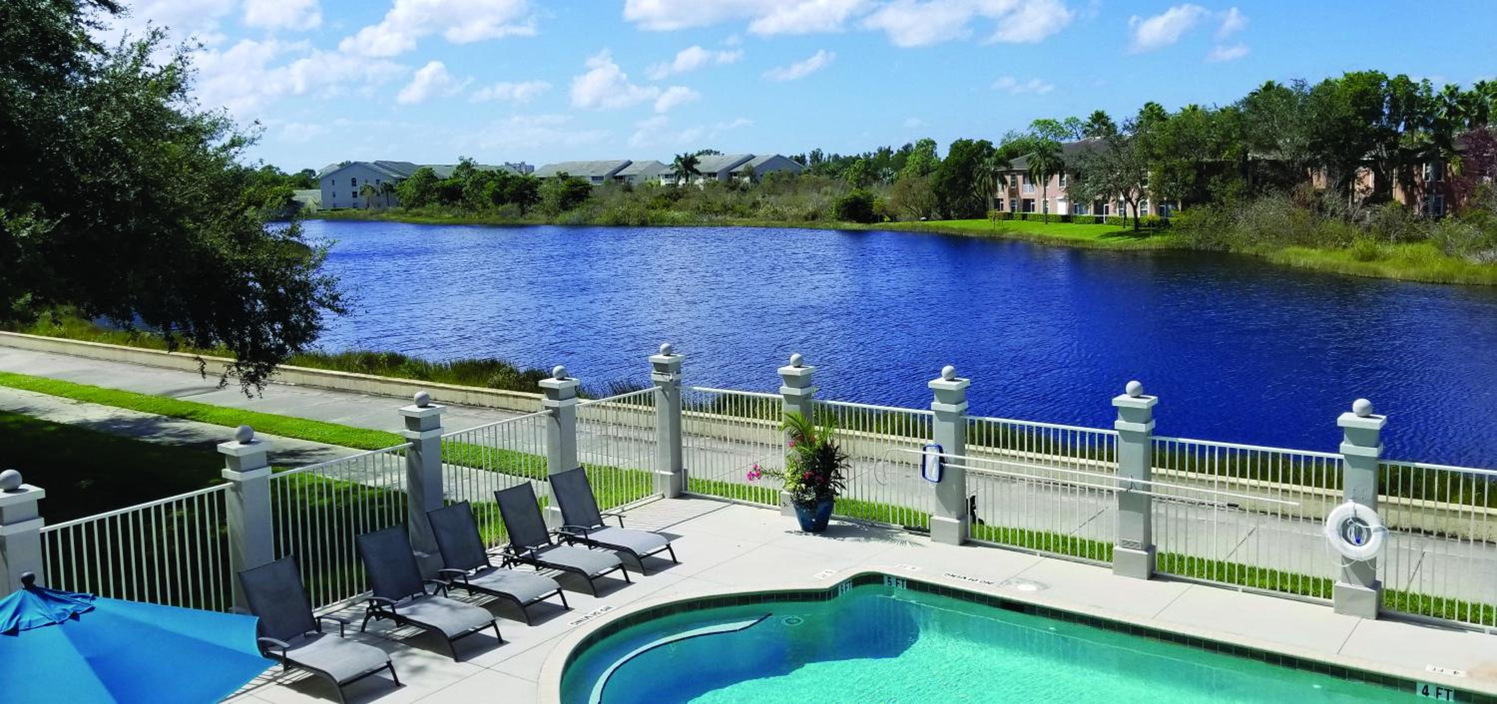 Two Queen Beds with Lake View - Photo 8