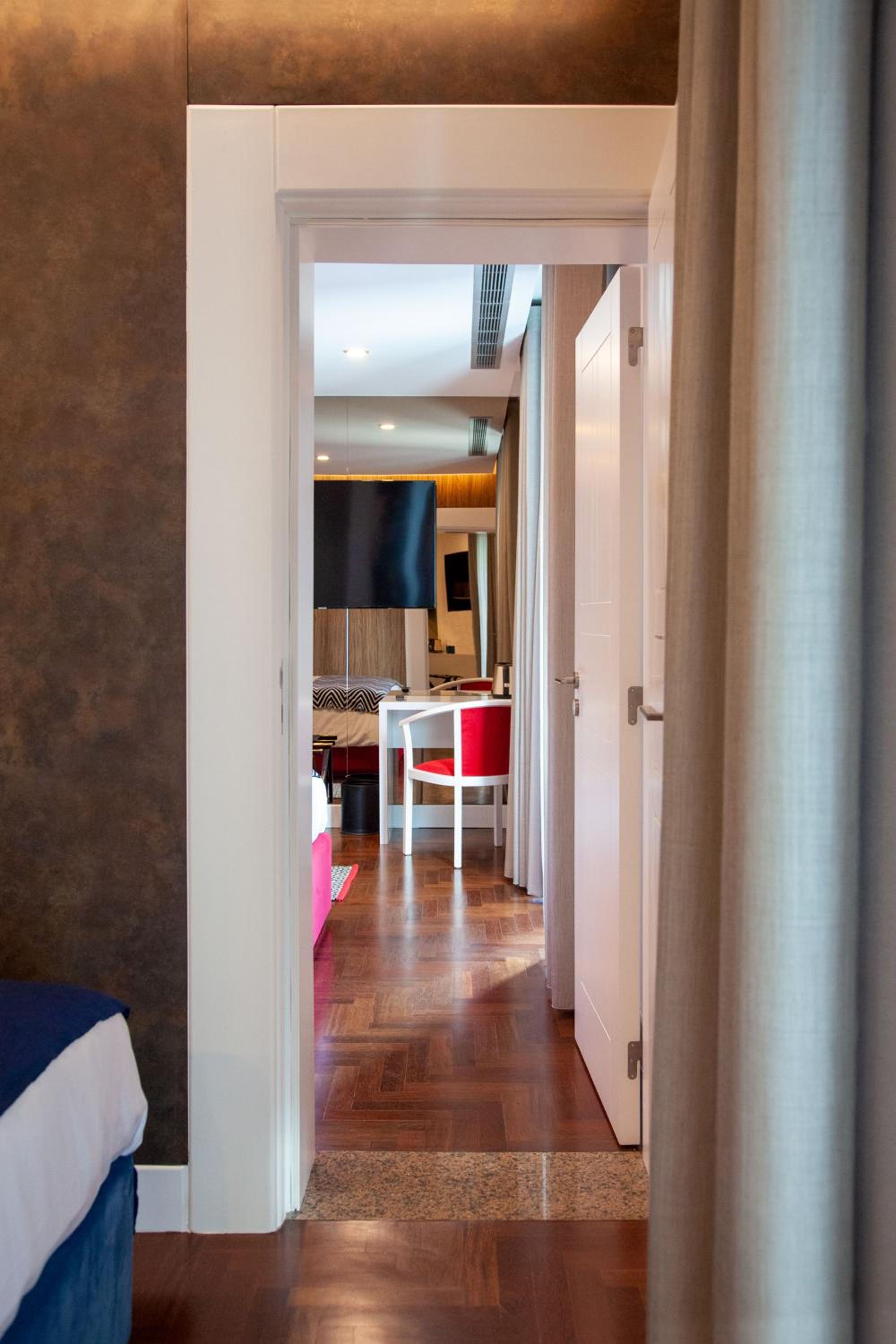 Suite with Terrace - Photo 6