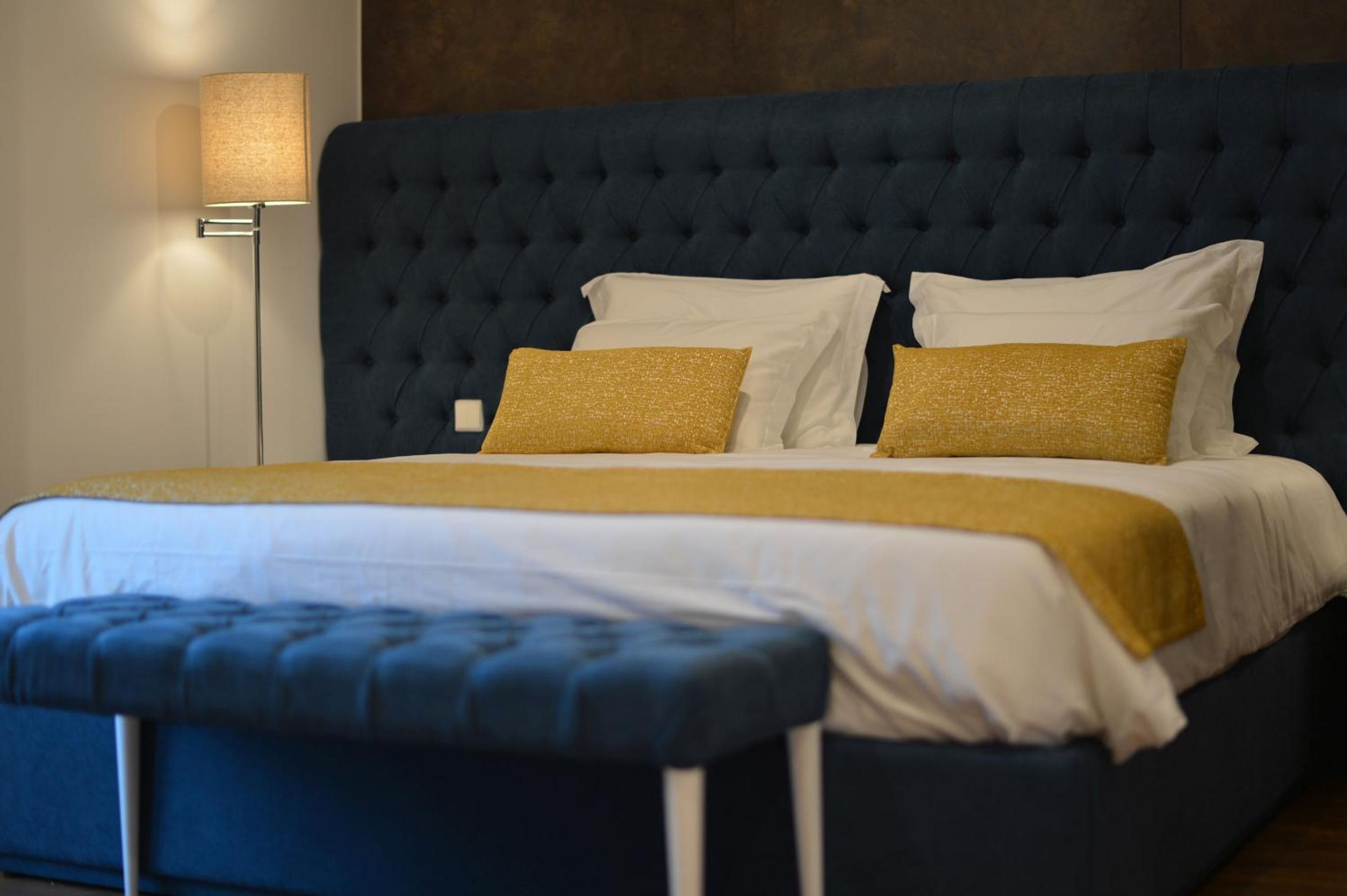Superior Suite - Photo 9