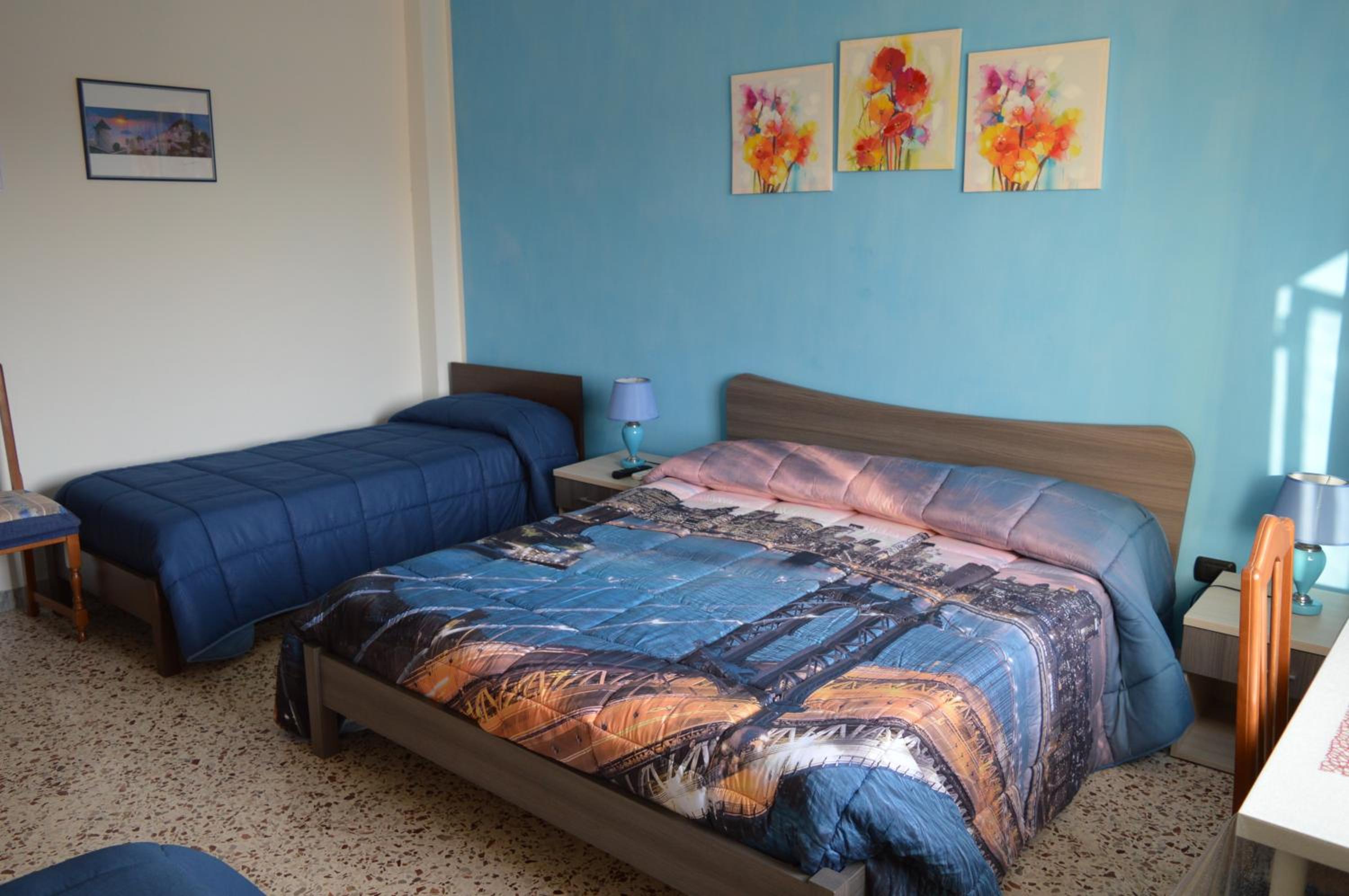 Quadruple Room with Private Bathroom - Photo 1