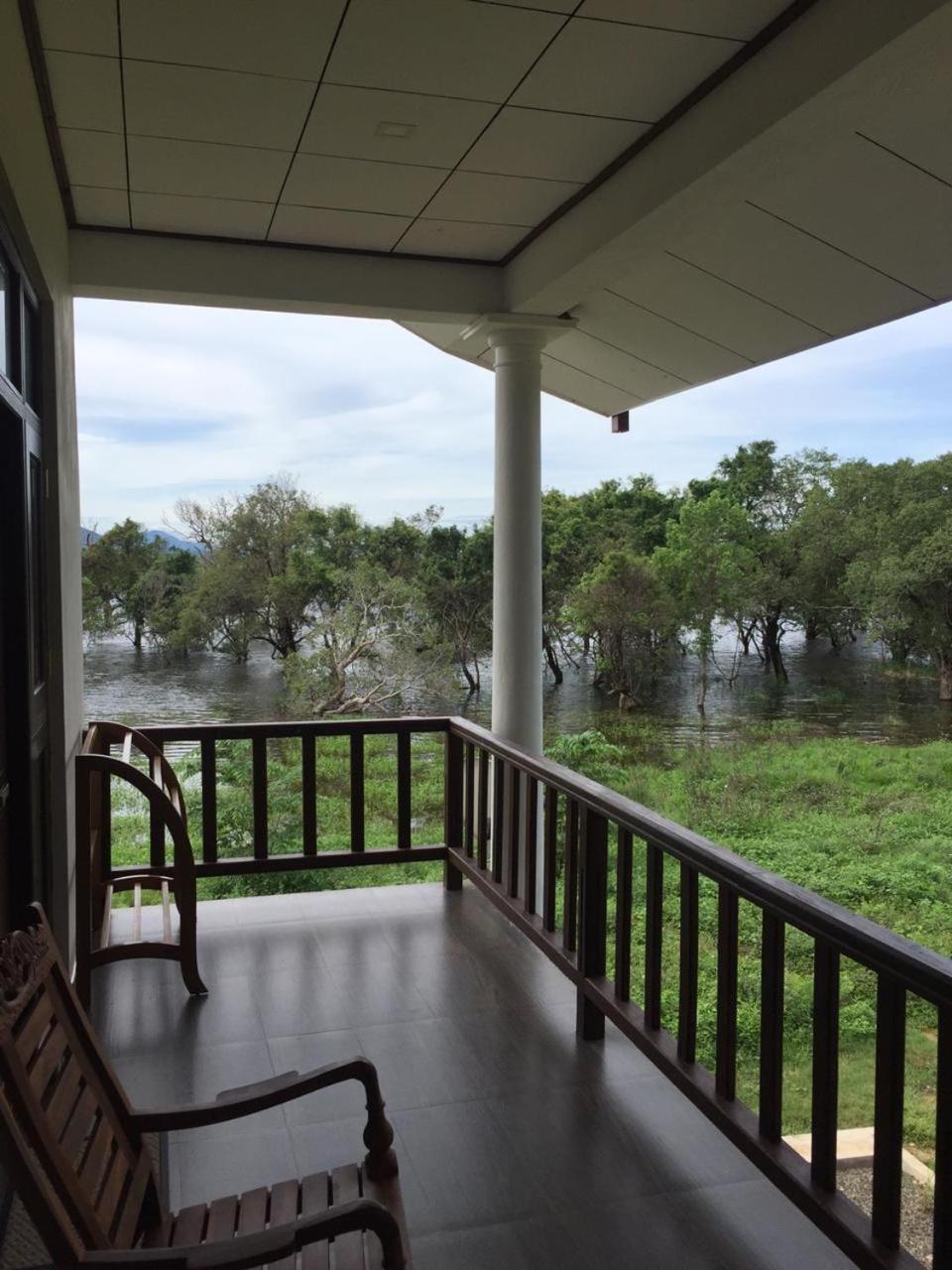 Deluxe Double Room with Balcony Lake side photo 2