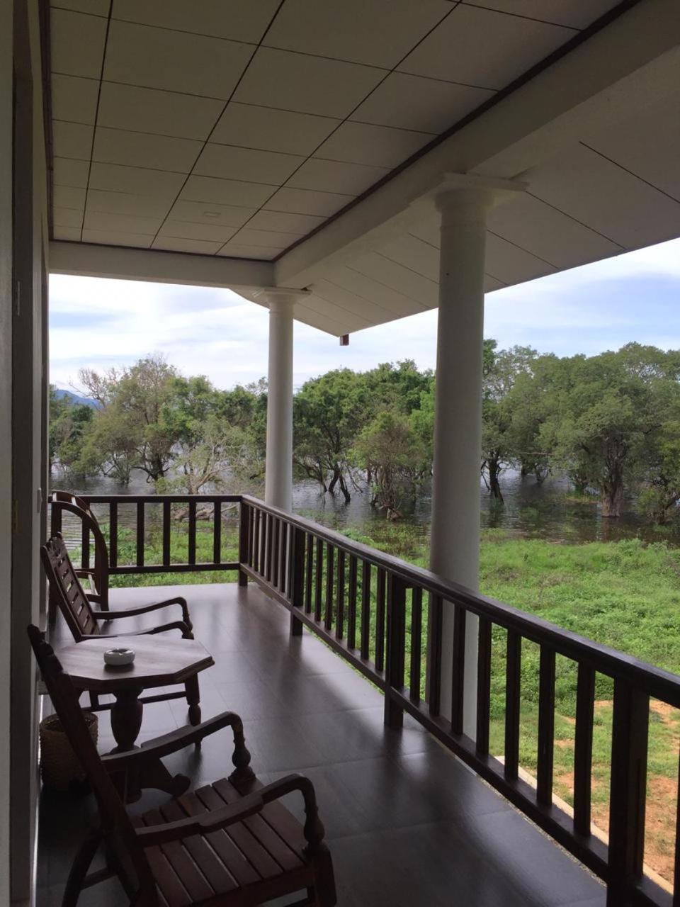 Deluxe Double Room with Balcony Lake side photo 3