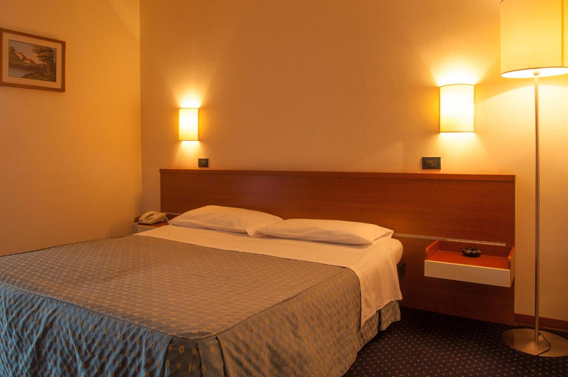 Double Room - Photo 9