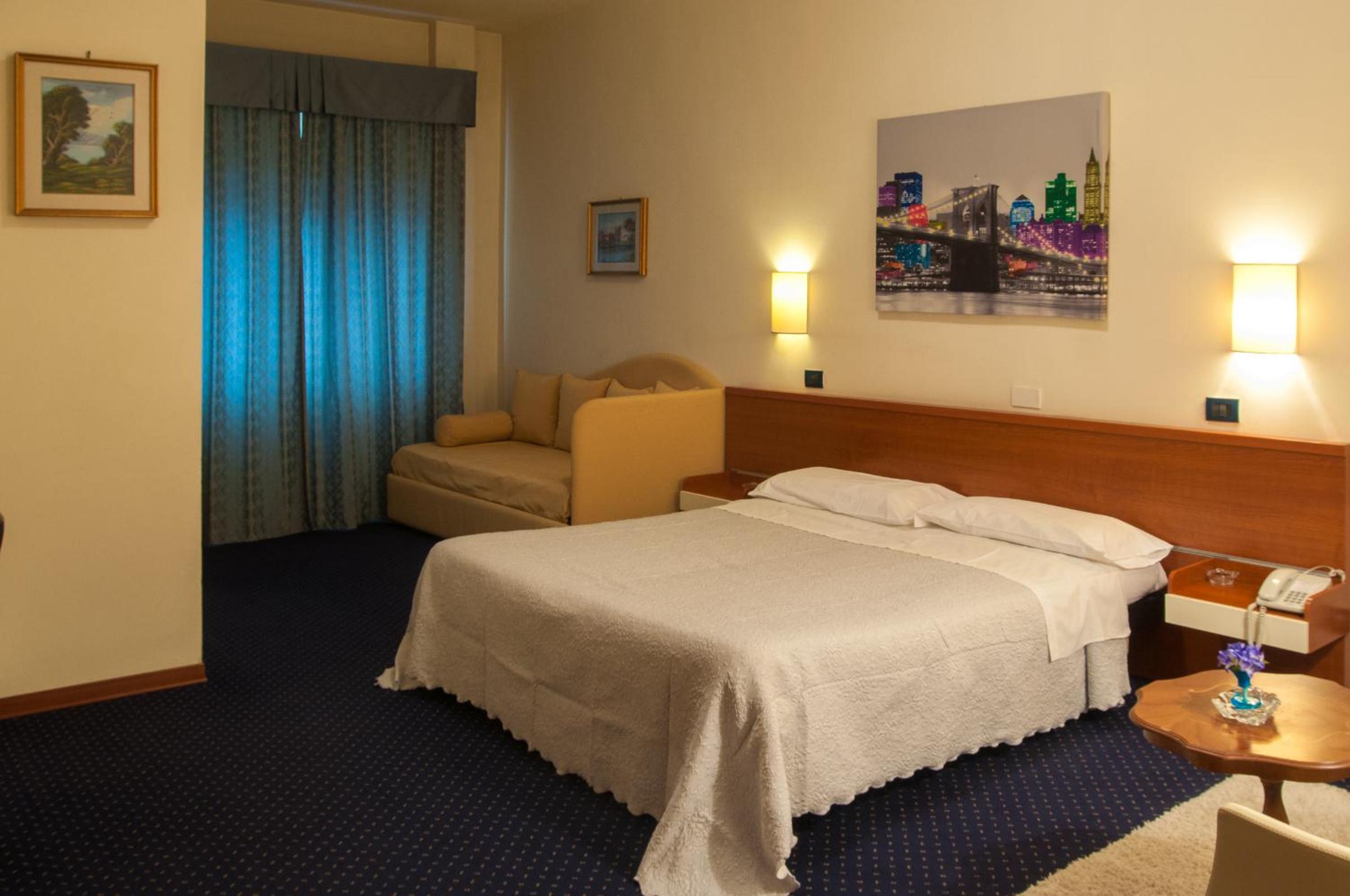 Double Room - Photo 7