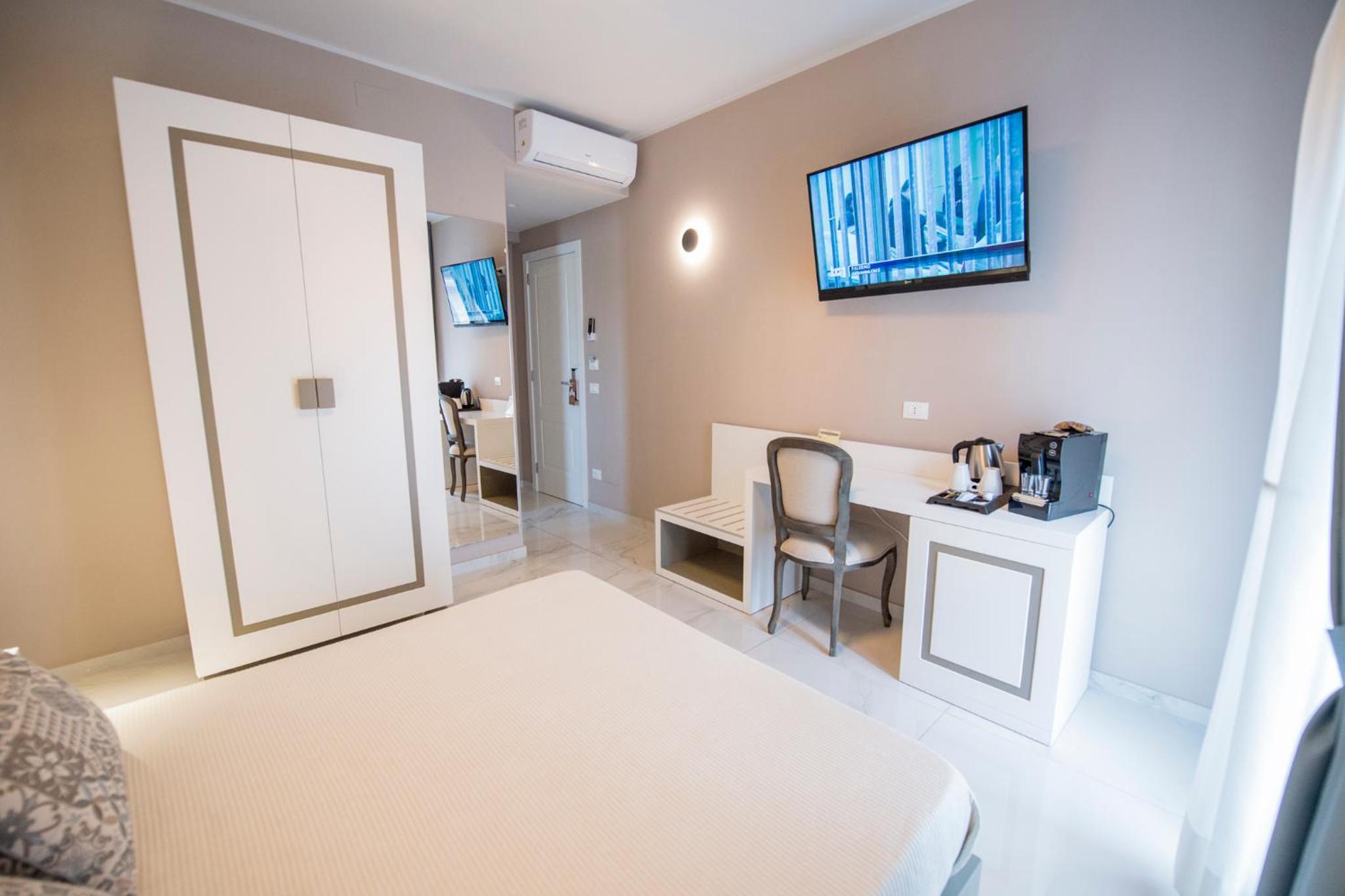Deluxe Double Room photo 3