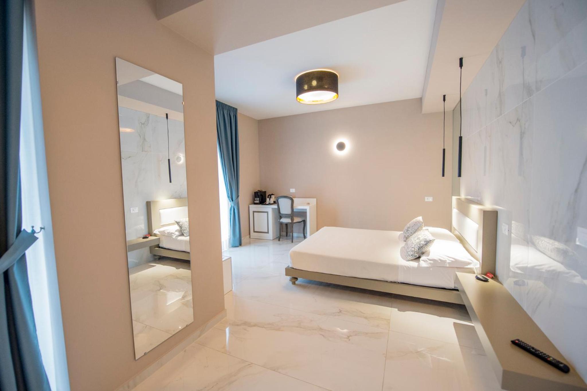 Deluxe Junior Suite photo 2