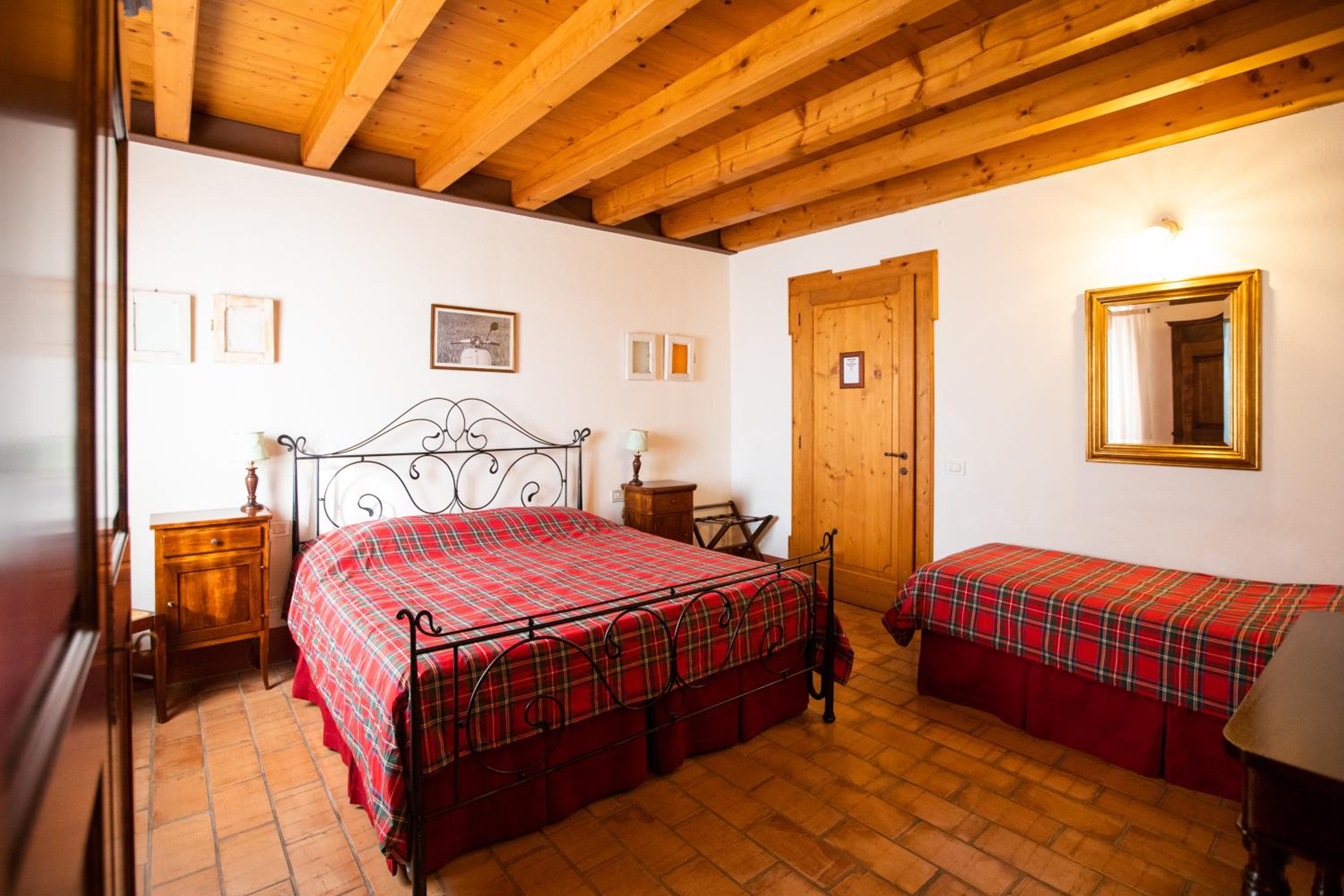 Triple Room with Garden View - Photo 3
