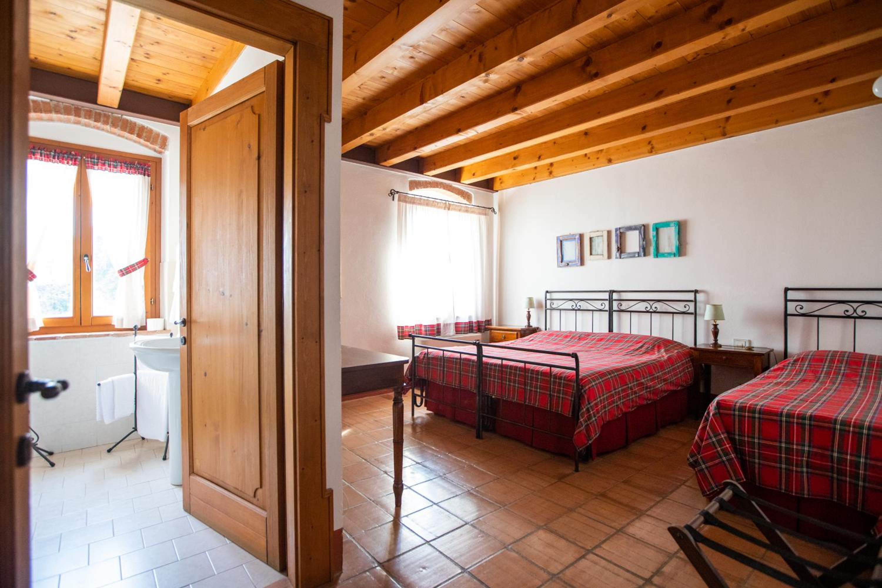 Triple Room with Garden View - Photo 4
