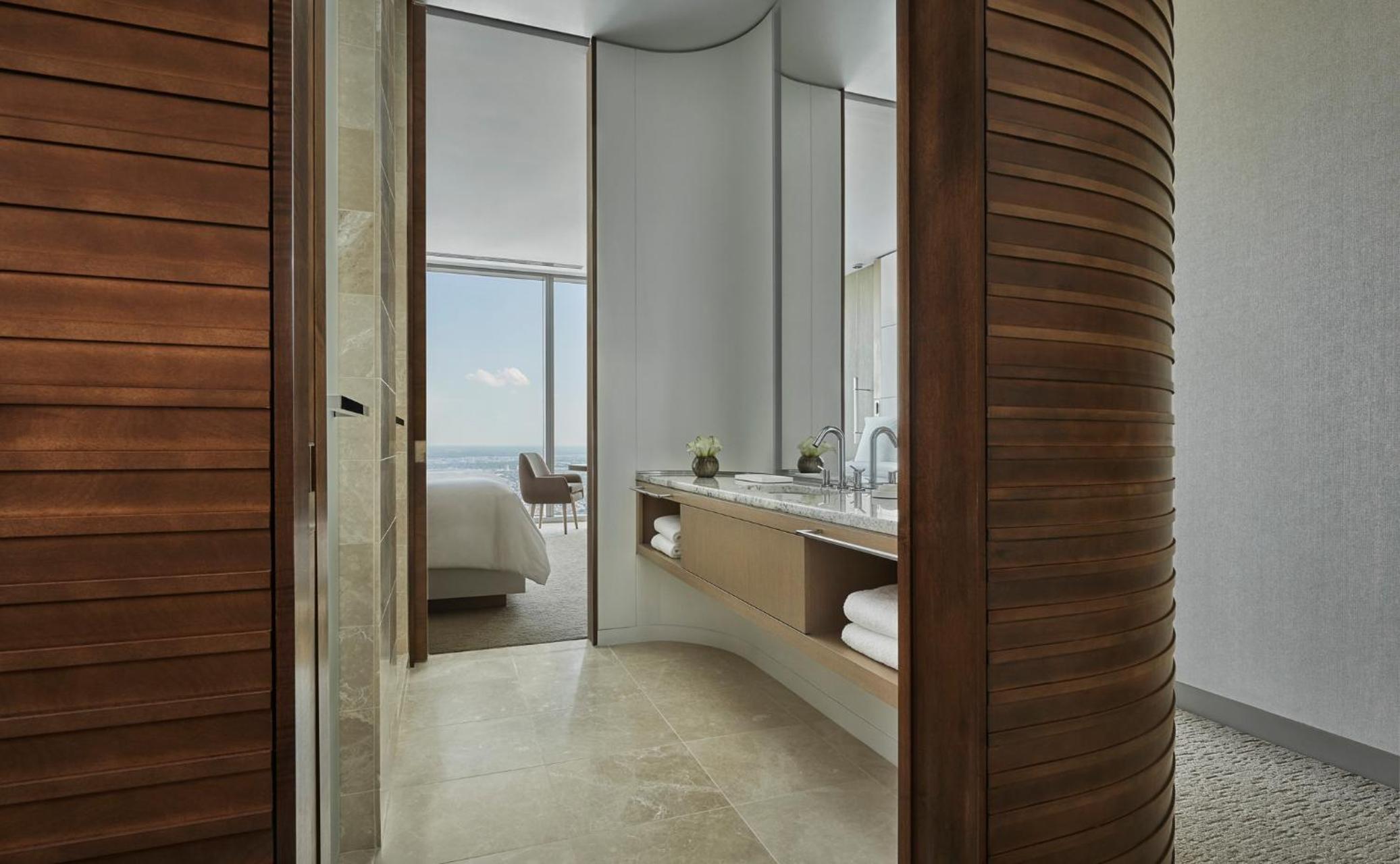Grand Cityscape Room Double - Photo 3