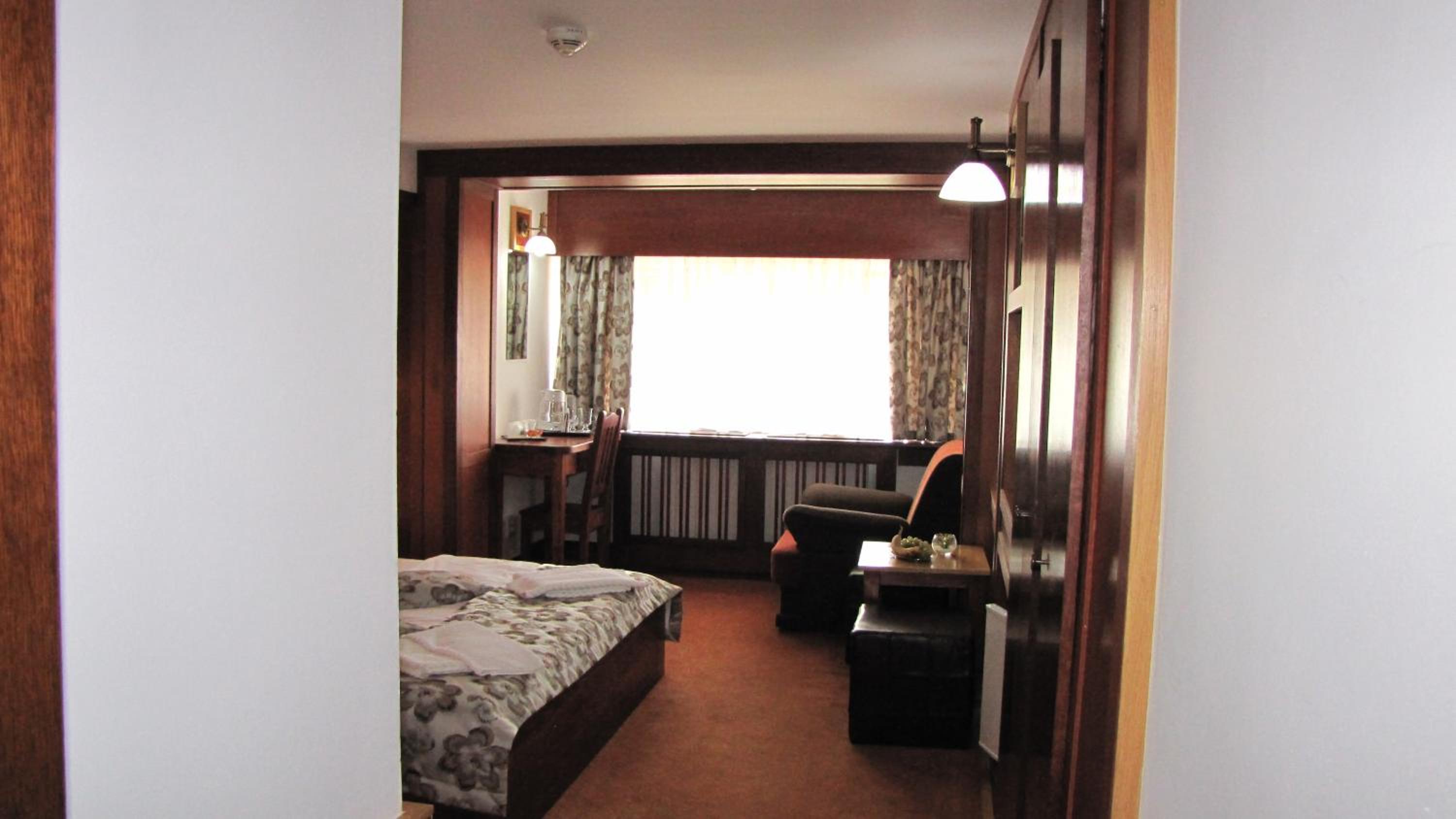 Queen Room photo 3