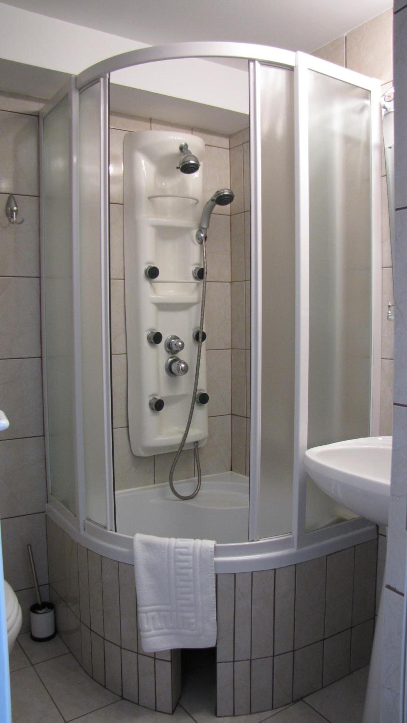 Deluxe Double Room (2 Adults + 1 Child) photo 3