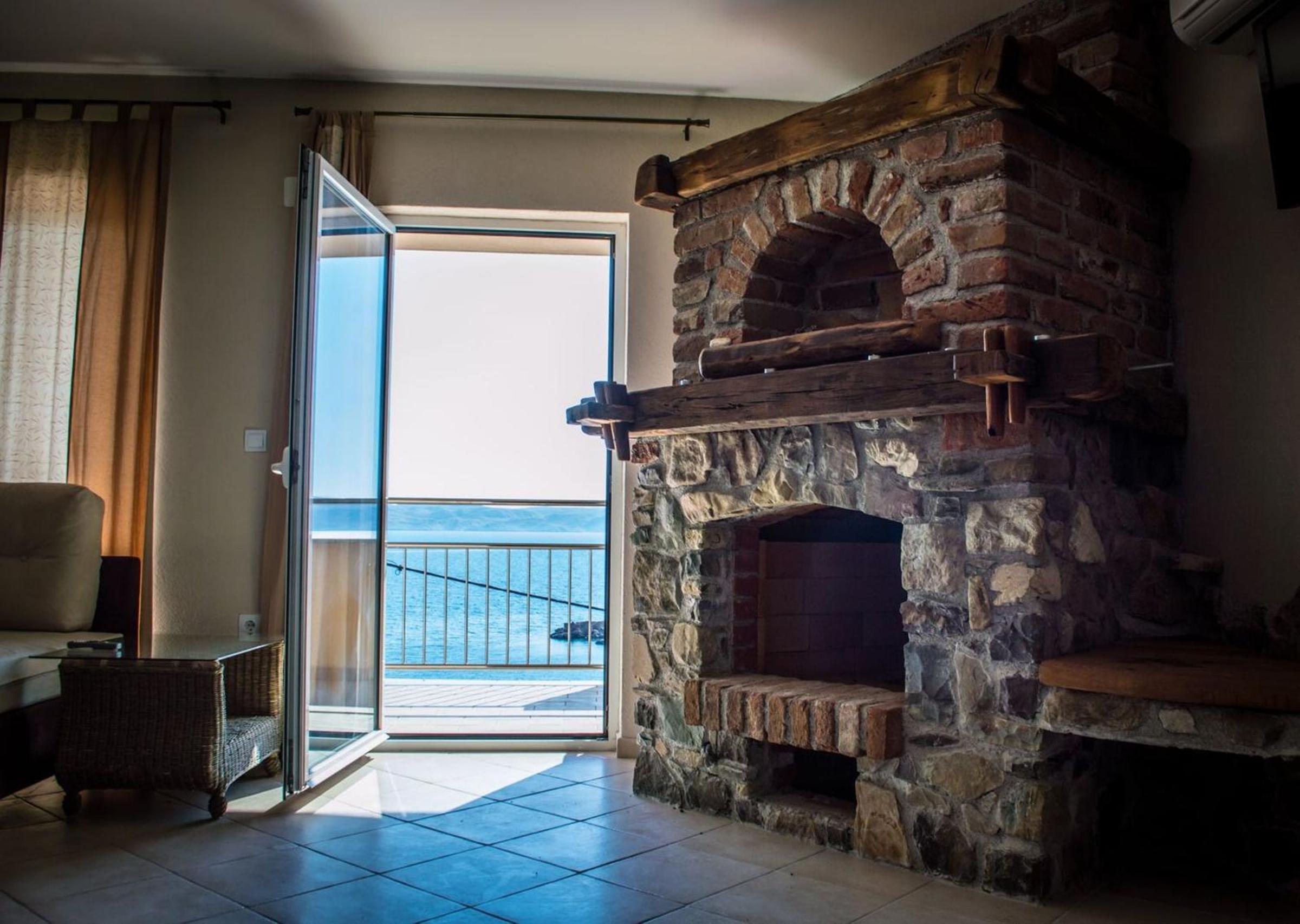 One-Bedroom Apartment with Terrace and Sea View - Photo 10