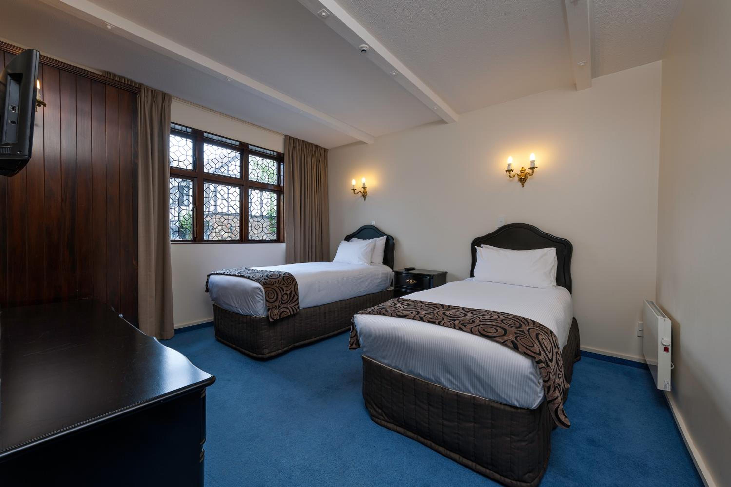 Two-Bedroom Suite – King and 2 Singles