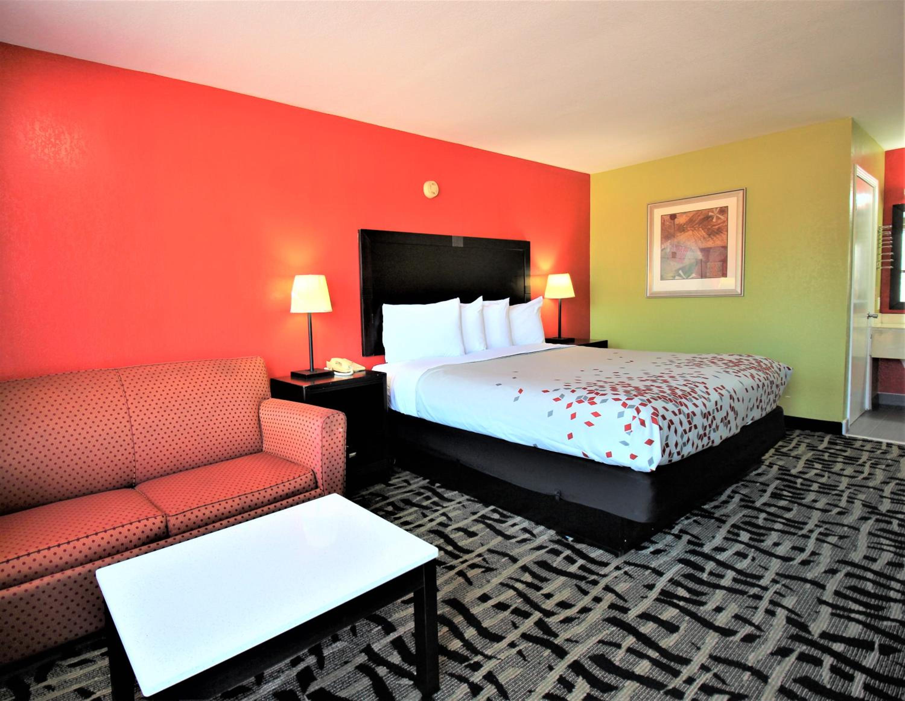 King Room - Non-Smoking photo 2