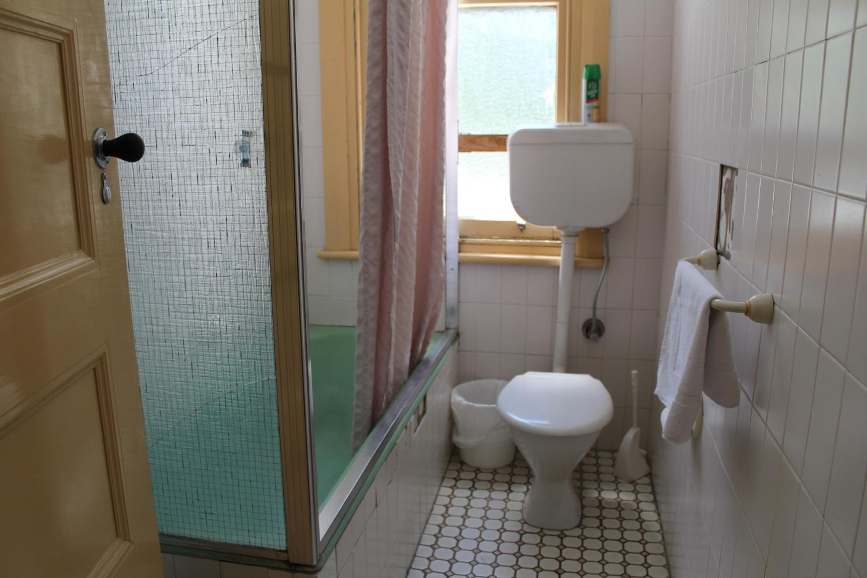 Double Room With Private Bathroom - Photo 2