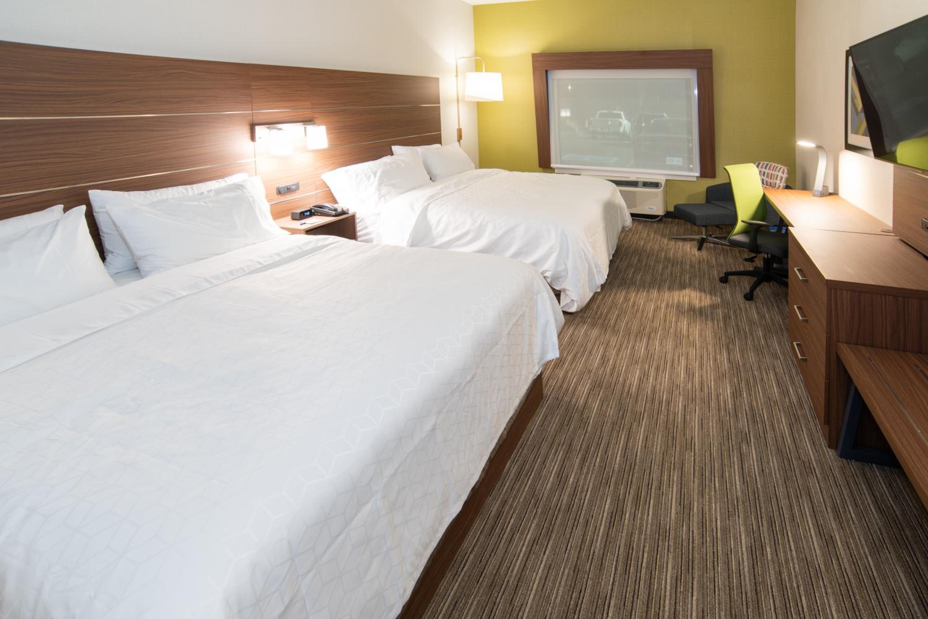 King Room with Two King Beds - Mobility Access Tub/Non-Smoking