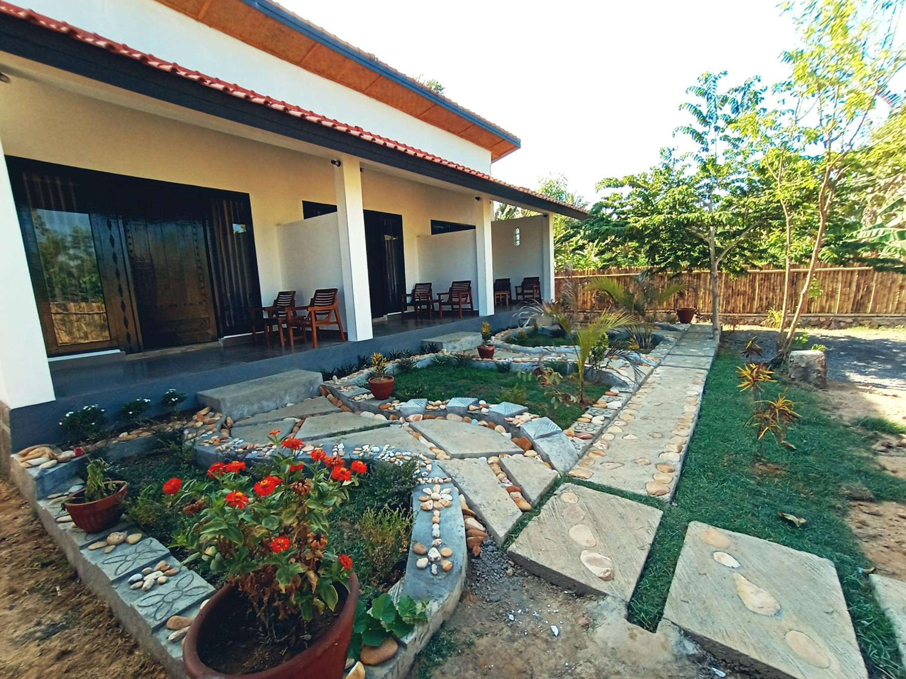 Large Double Room - Photo 10